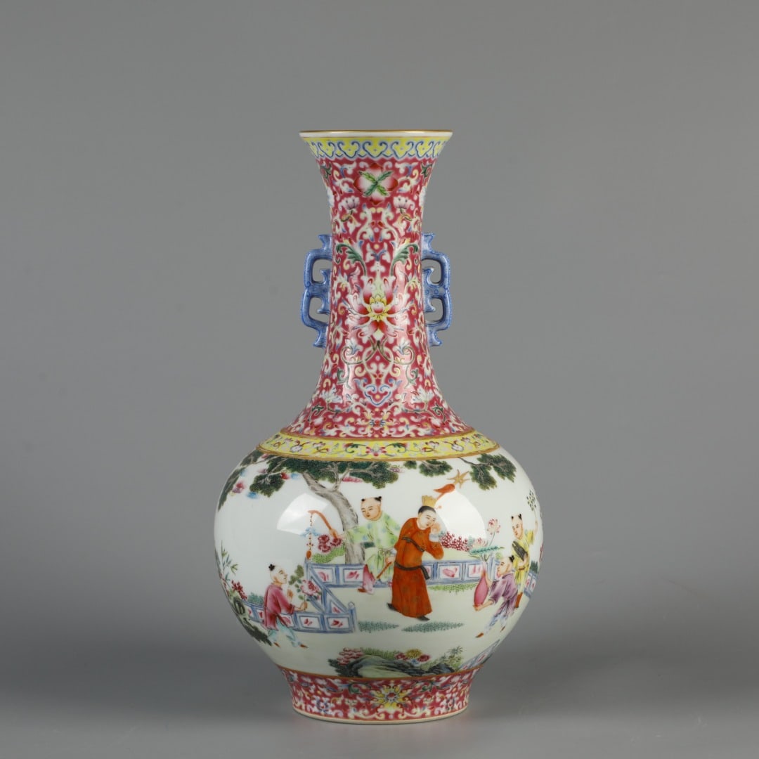 A Exquisite Famille-Rose Figures Pattern Vase: A Exquisite Famille-Rose Figures Pattern Vase,Qing Dynasty, China,Qianlong Six-character Mark,Size:13.8inx7.5in