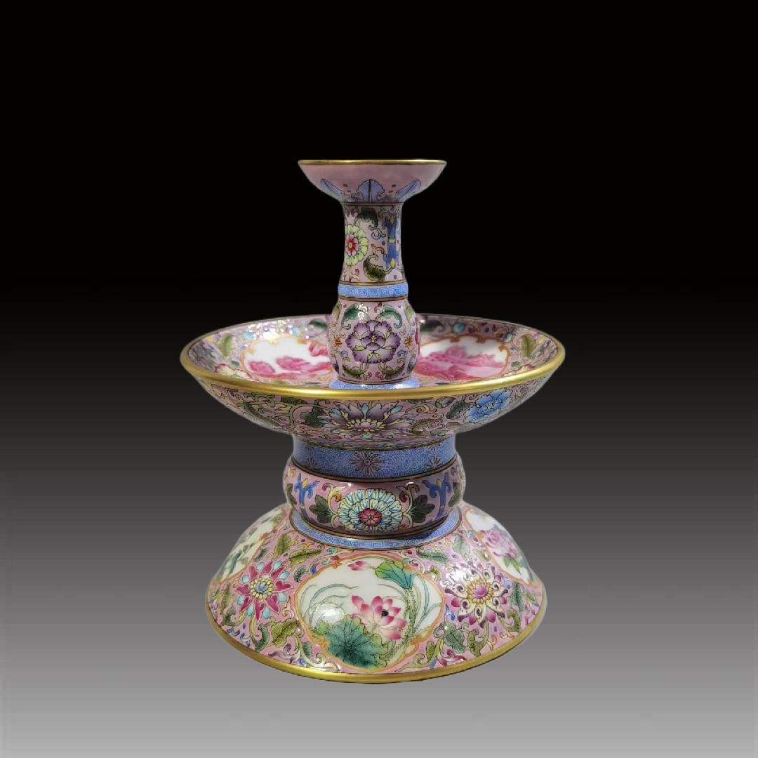 A Exquisite Enamel Painted Gold Famille-Rose Flower Pattern Candlestick: A Exquisite Enamel Painted Gold Famille-Rose Flower Pattern Candlestick,Qing Dynasty, China,Qianlong Four-character Mark,Size:6.5inx2inx5.1in 珐琅彩描金粉彩&#