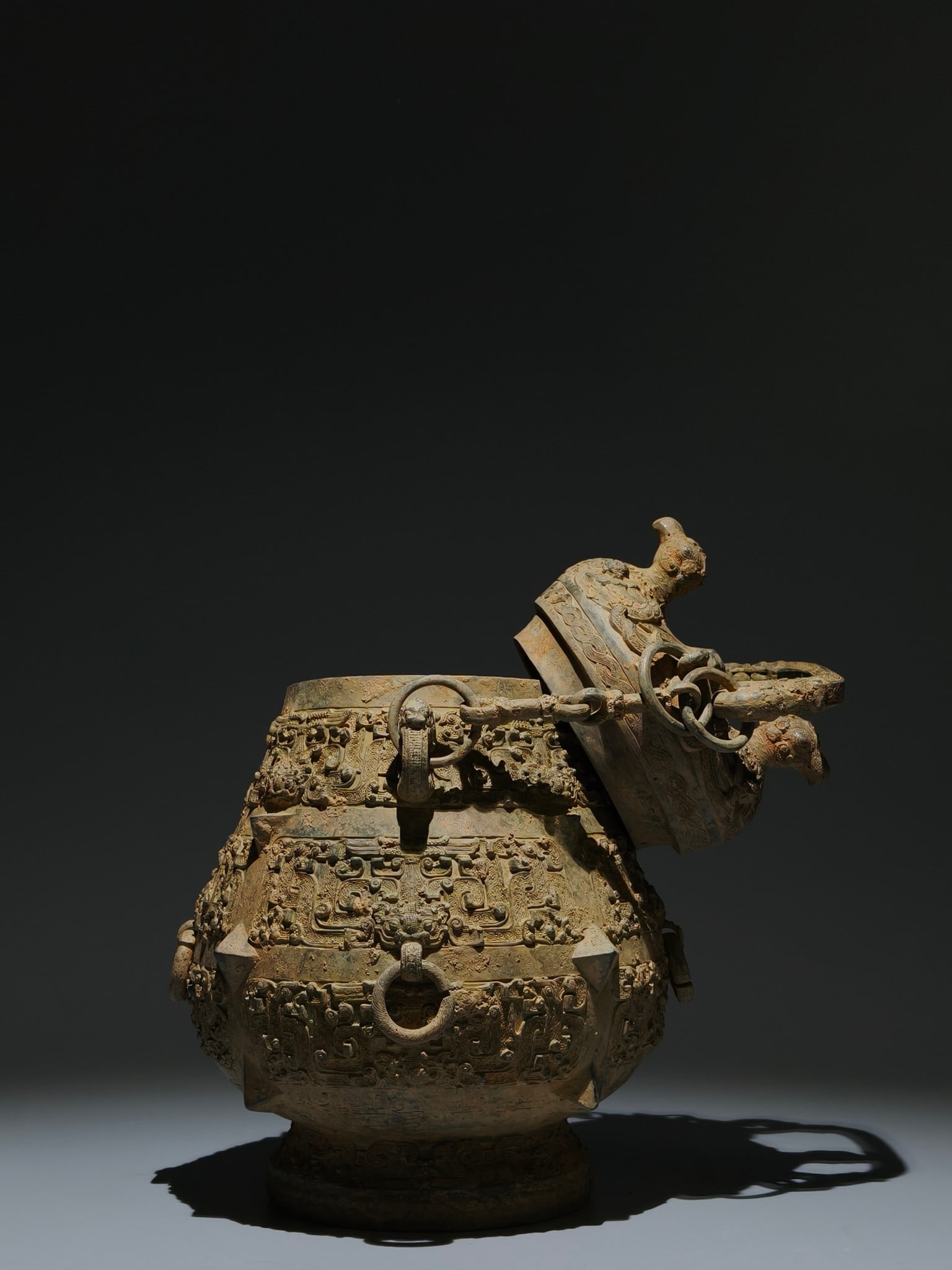 A Exquisite Bronze Dragon Pattern Ewer: An Exquisite Bronze Dragon Pattern Ewer,Han Dynasty, China,Size:10.2inx7.1in 青铜龙纹提粱壶,中国汉代