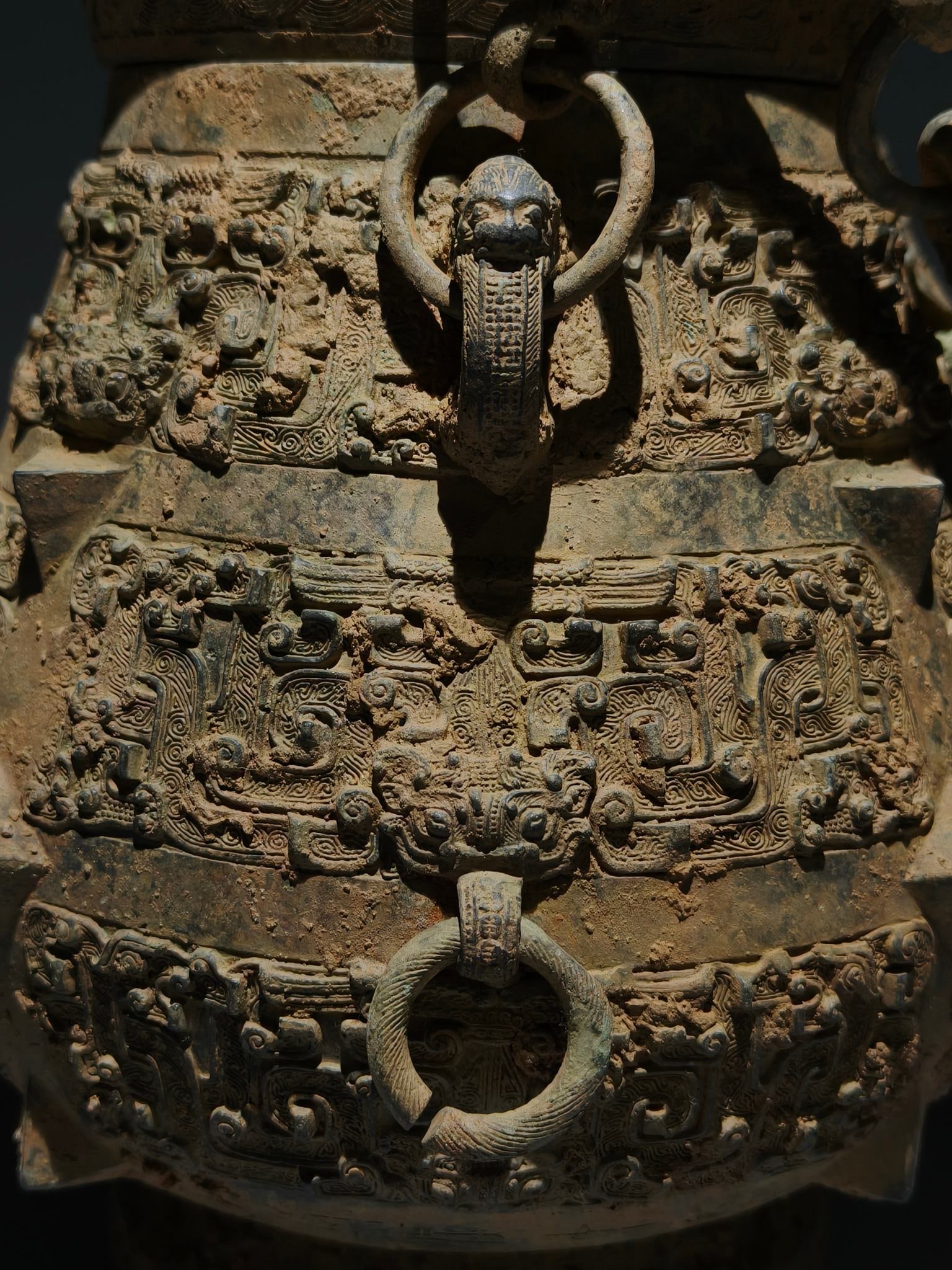 A Exquisite Bronze Dragon Pattern Ewer - 3