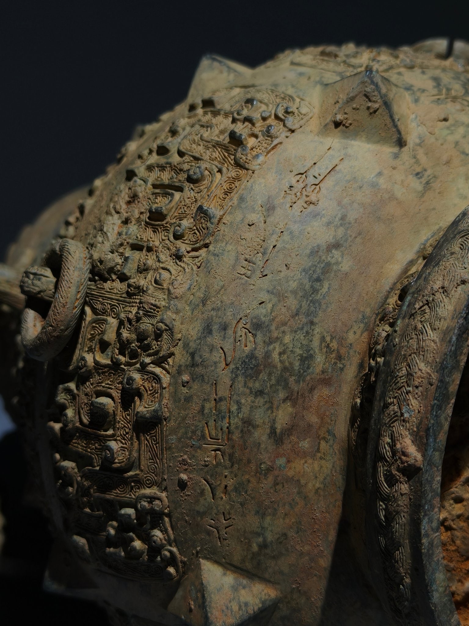 A Exquisite Bronze Dragon Pattern Ewer - 6