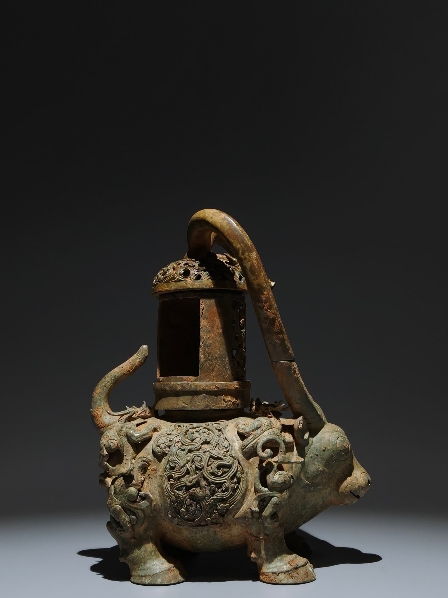 A Exquisite Bronze Dragon Pattern Auspicious Beast Candlestick - 6