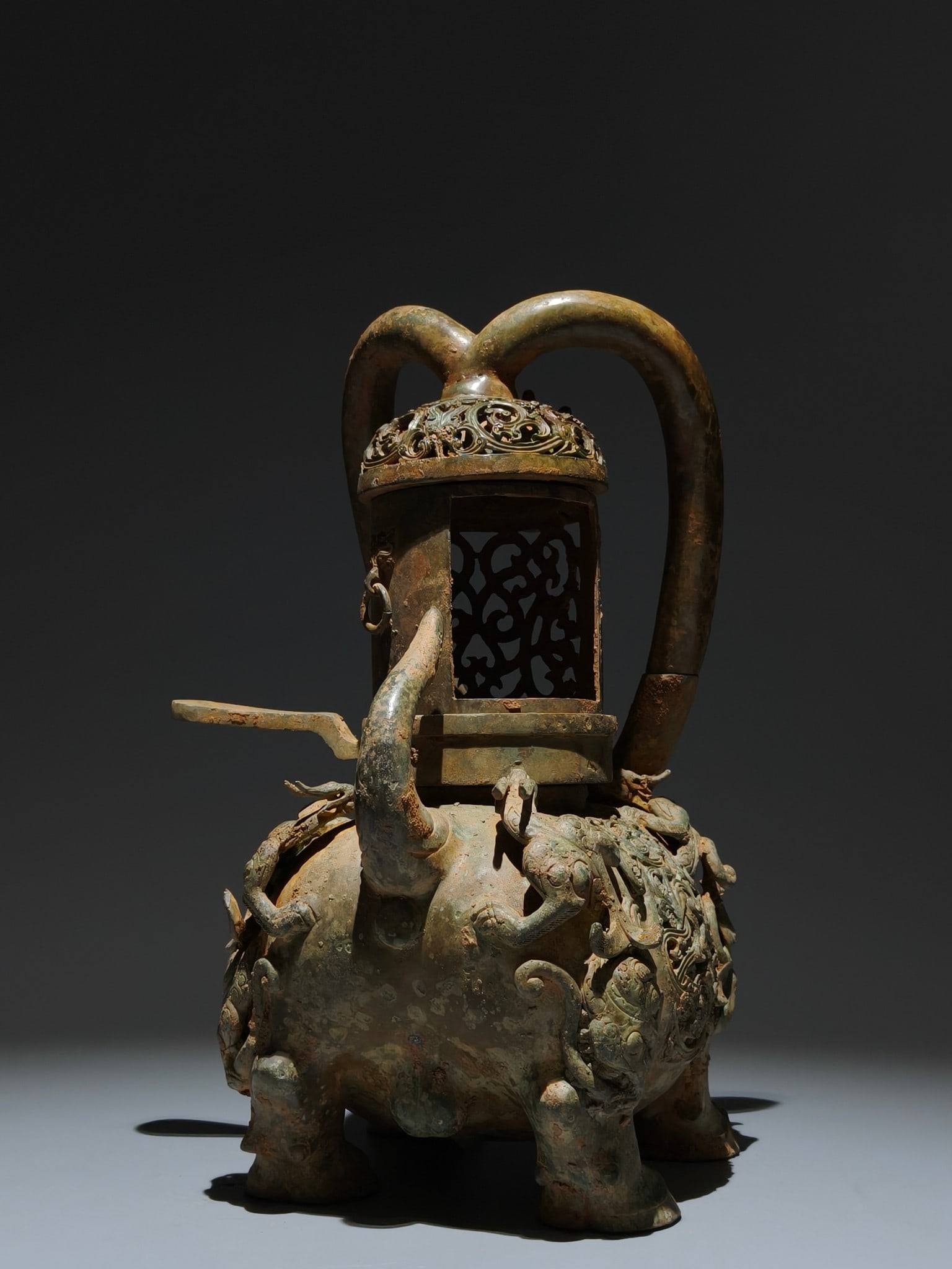 A Exquisite Bronze Dragon Pattern Auspicious Beast Candlestick - 7