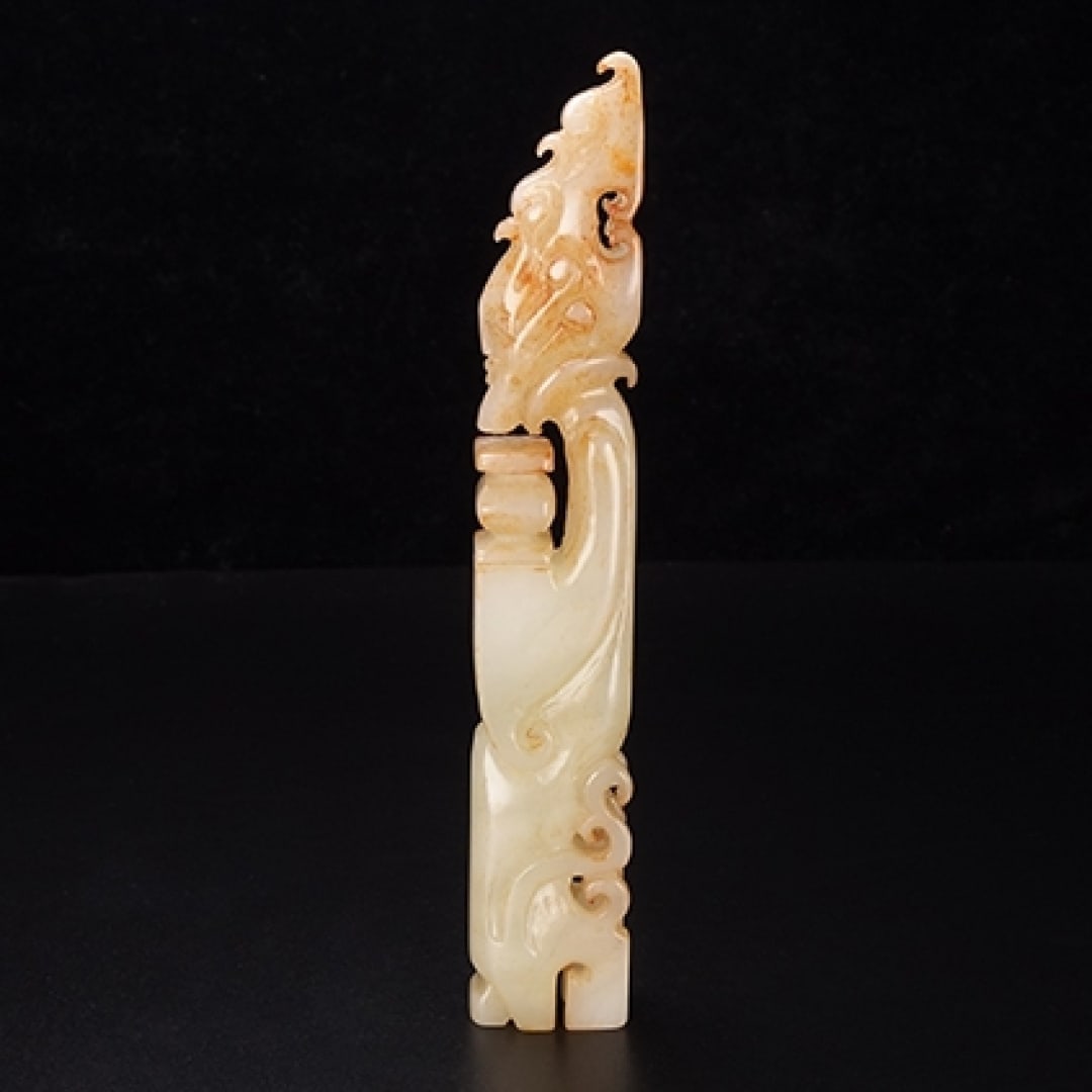 A Exquisite Hotan Jade Figures Handheld Carving: An Exquisite Hotan Jade Figures Handheld Carving,Qing Dynasty, China,Size:5.5inx1inx0.6in,Weight:87.5g 和田玉人手把件,中国清代