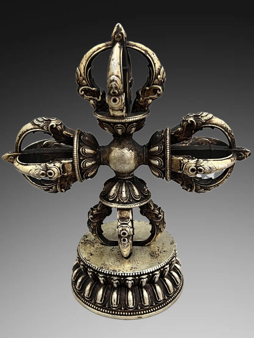 A Exquisite Silver Gilded Copper Vajra: A Exquisite Silver Gilded Copper Vajra,Qing Dynasty, China,Size:5.7inx4.7in 铜鎏银金刚杵,中国清代