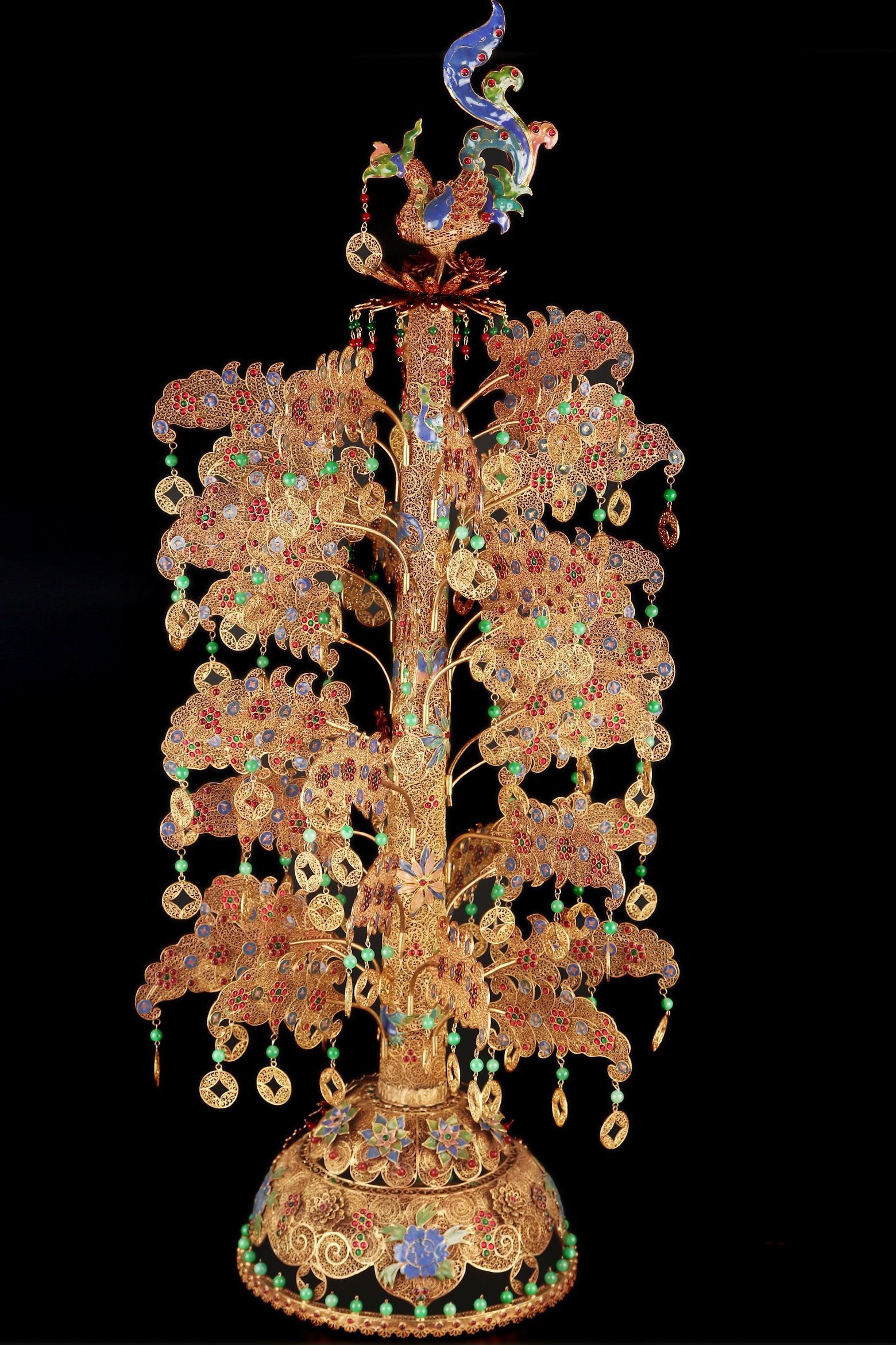 A Exquisite Gilt Bronze Money Tree: A Exquisite Gilt Bronze Money Tree,Qing Dynasty,China,Qianlong Four-character Mark,Size: 16.5inx39.4in,Weight: 5488g