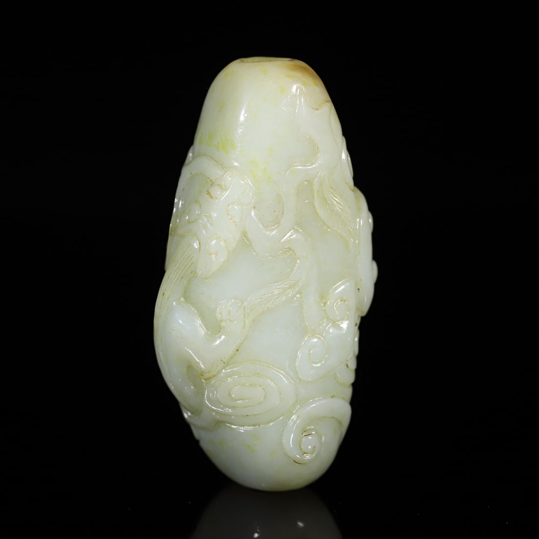 A Exquisite Hotan Jade Dragon Ornament: A Exquisite Hotan Jade Dragon Ornament,Qing Dynasty, China,Size:3.1inx1.6inx1.2in,Weight:134.6g 和田玉龙饰品,中国清代