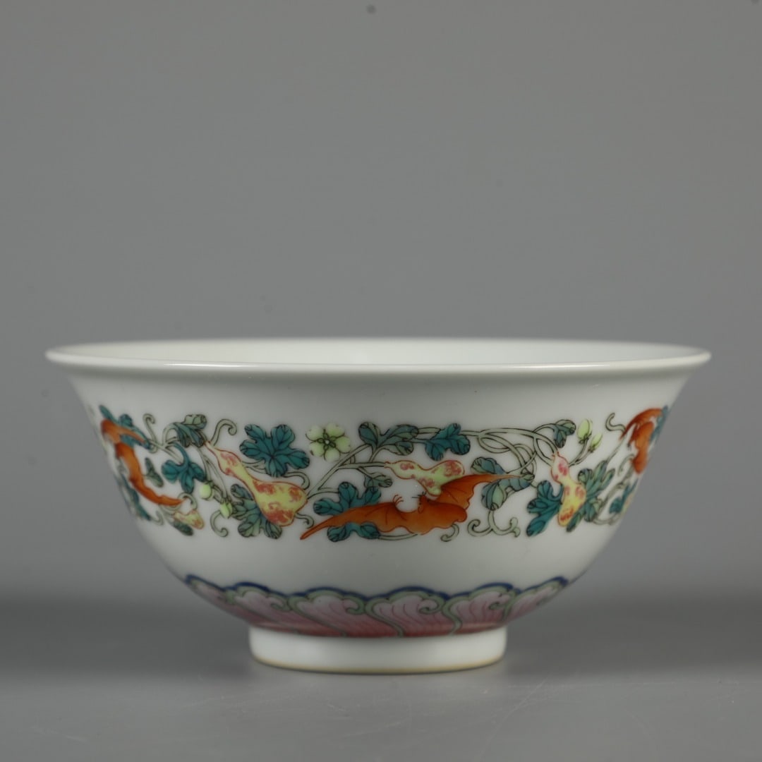 A Exquisite Famille-Rose Bat and Gourd Pattern Bowl: A Exquisite Famille-Rose Bat and Gourd Pattern Bowl,Qing Dynasty, China,Yongzheng Six-character Mark,Size:2.2inx4.7in