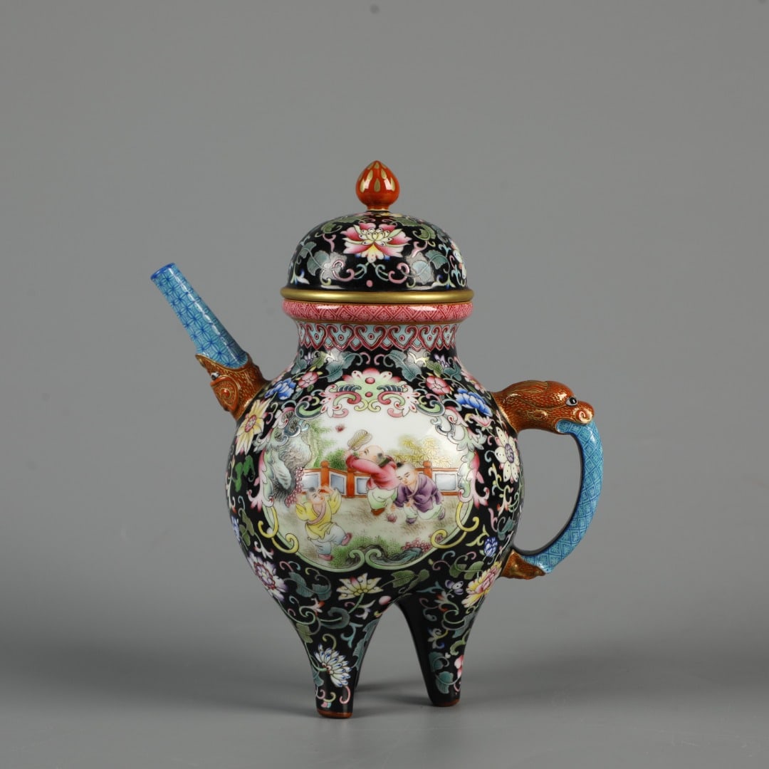 A Exquisite Black Ground Famille-Rose Figures Pattern Ewer: A Exquisite Black Ground Famille-Rose Figures Pattern Ewer,Qing Dynasty, China,Qianlong Four-character Mark,Size:8.1inx5.9in