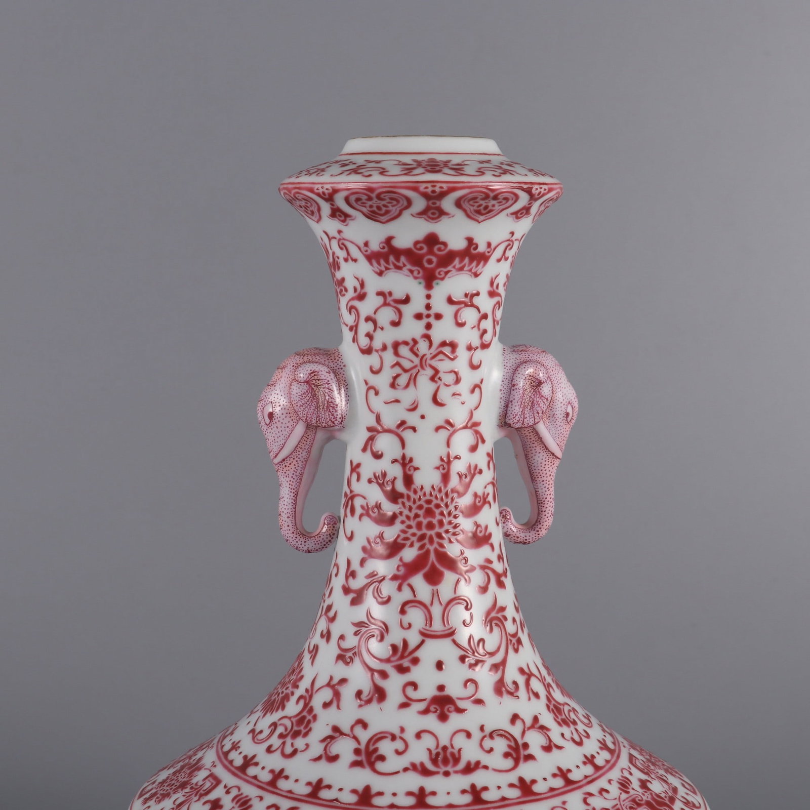 A Exquisite Ruby Red Lotus Pattern Elephant-Ears Vase - 4