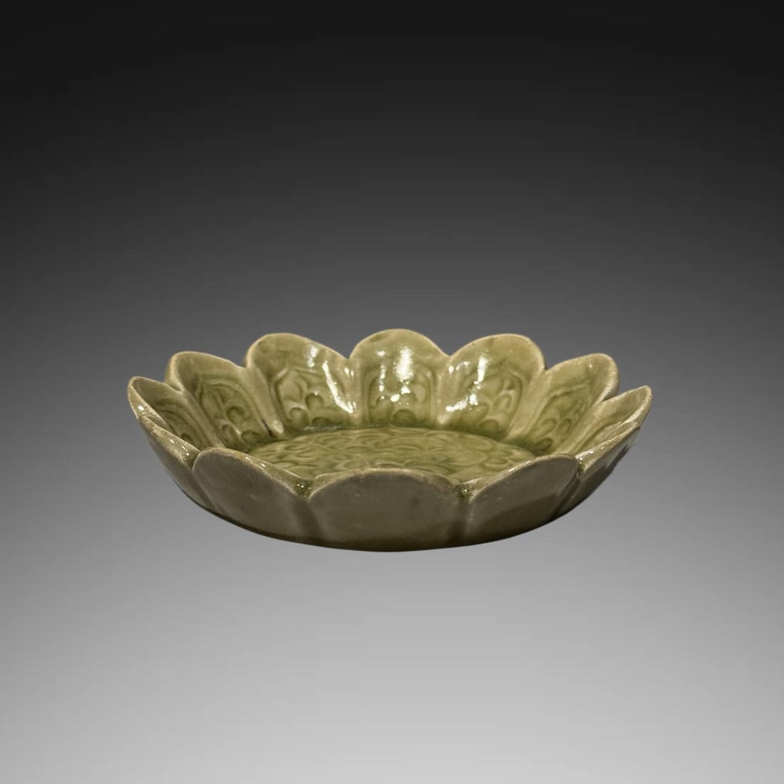 A Exquisite Yaozhou Kiln Celadon Glzed Lotus Petal Brush Washer: A Exquisite Yaozhou Kiln Celadon Glzed Lotus Petal Brush Washer,Song Dynasty, China,Size:4.4inx1in 耀州窑青釉莲瓣洗,中国宋代