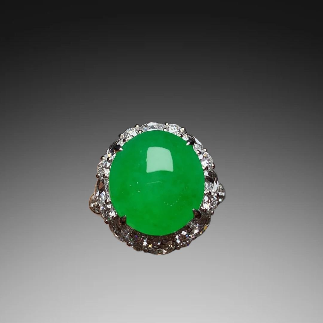 A Exquisite Jadeite Ring: A Exquisite Jadeite Ring,Size:0.7in 0.7inx0.6inx0.5in,0.5inx0.5inx0.2in 翡翠冰阳绿戒指