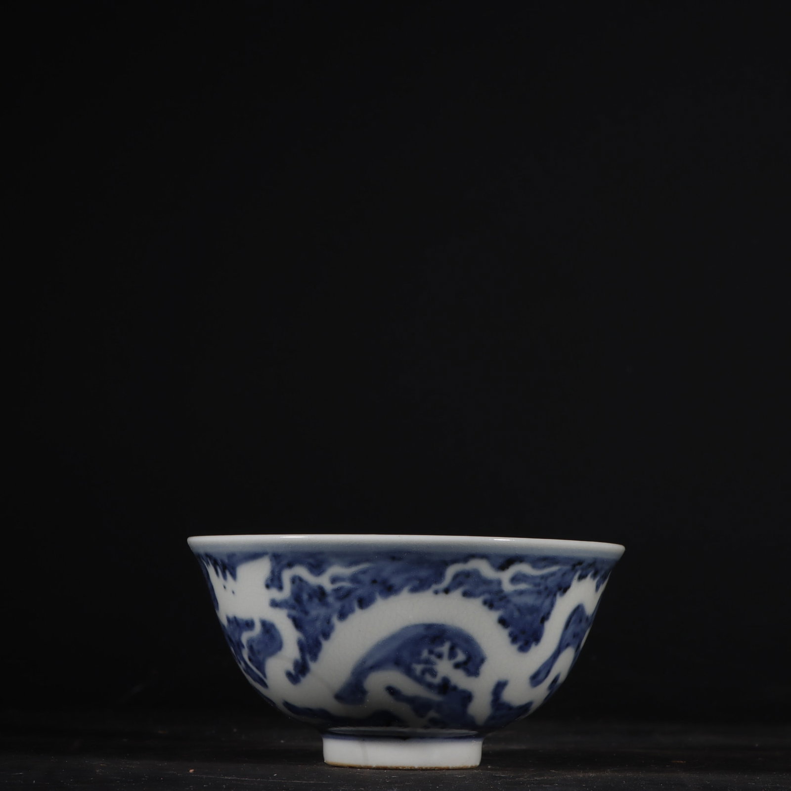 A Exquisite Blue and White Dragon Pattern Cup - 3