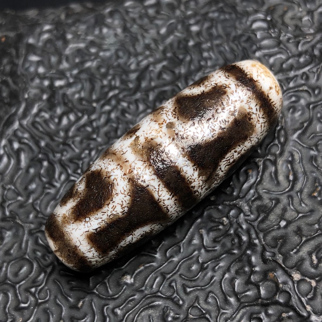 A Exquisite Two-Eye Dzi bead - 2