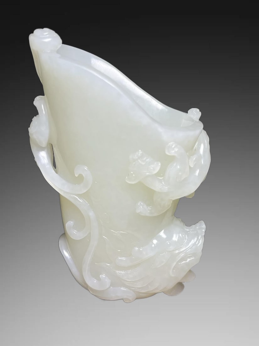 A Exquisite Hotan Jade Dragon Pattern Cup - 4