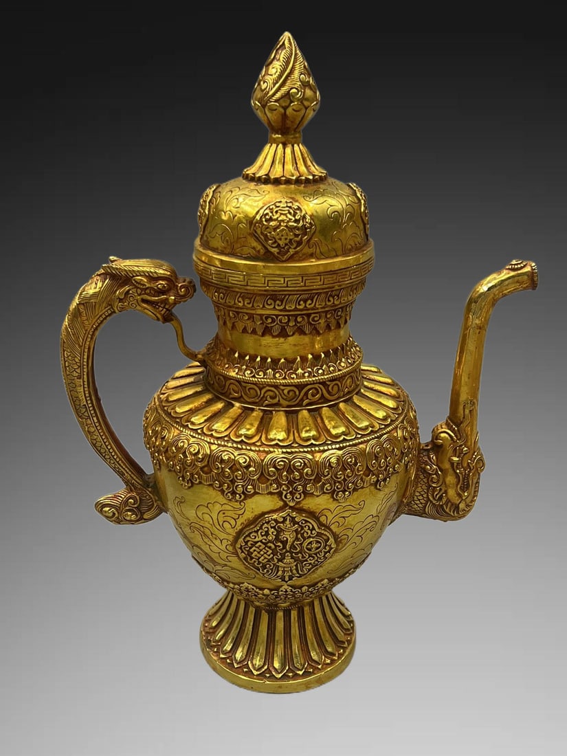 A Exquisite Gilt Bronze Dragon-Ears Ewer: A Exquisite Gilt Bronze Dragon-Ears Ewer,Qing Dynasty, China,Size:14.6in,Weight:2760g 铜鎏金龙耳壶,中国清代