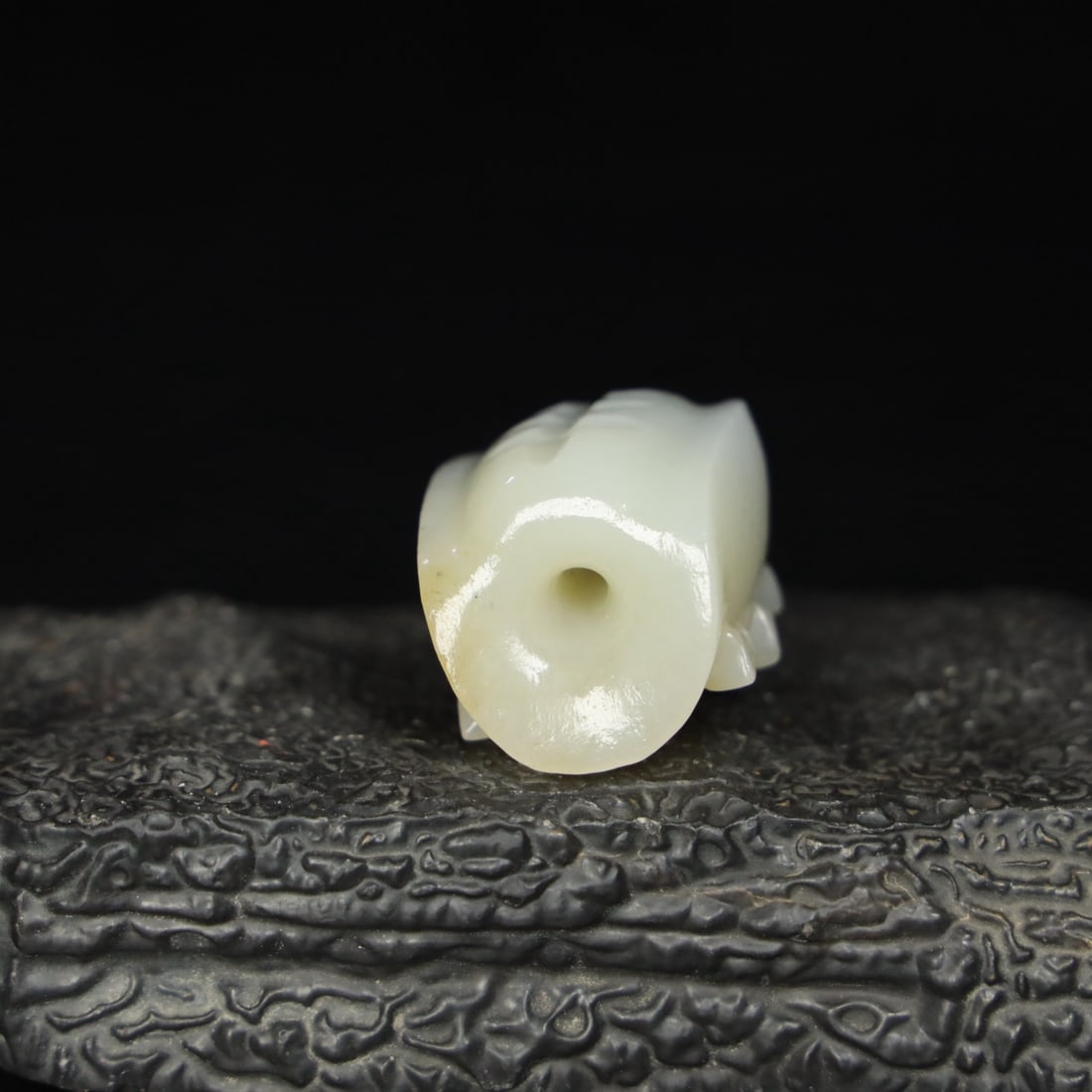 An Exquisite Hotan Jade Tortoise Shell - 4