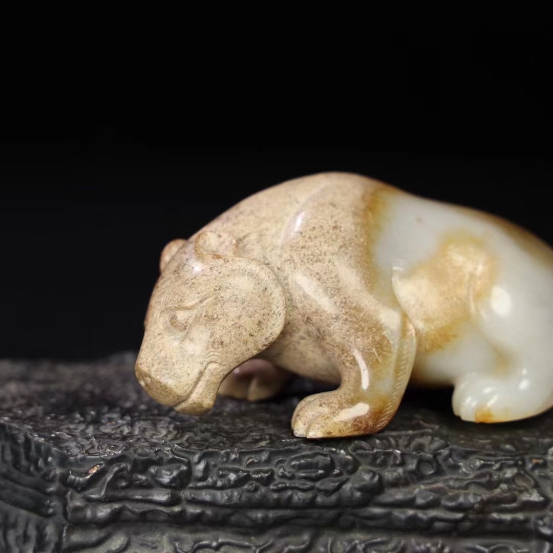 An Exquisite Hotan Jade Bear Ornament - 3