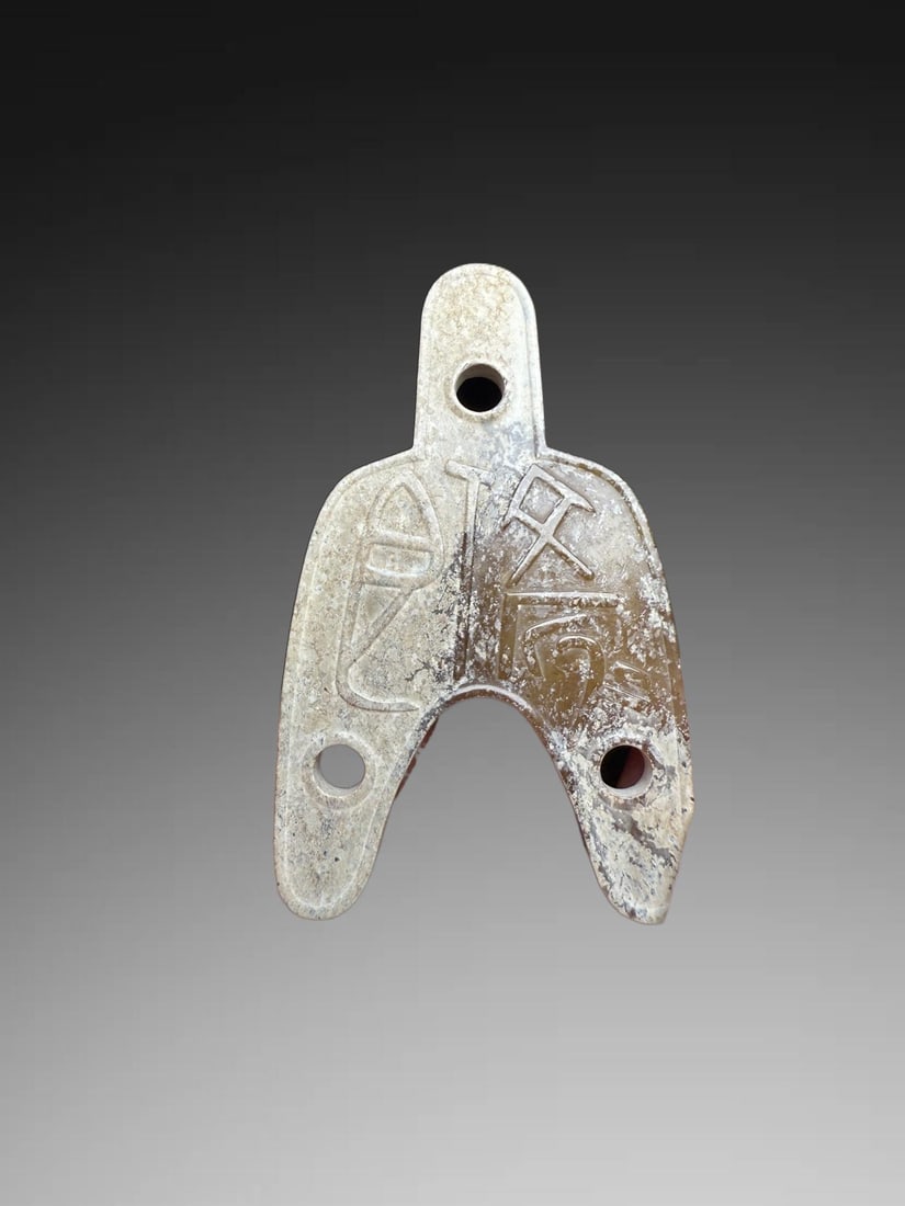 A Exquisite Hotan Jade Buddha statue Jade Pendant: An Exquisite Hotan Jade Coin,Han Dynasty, China,Size:2.7in,Weight:19.4g 和田玉钱,中国汉代