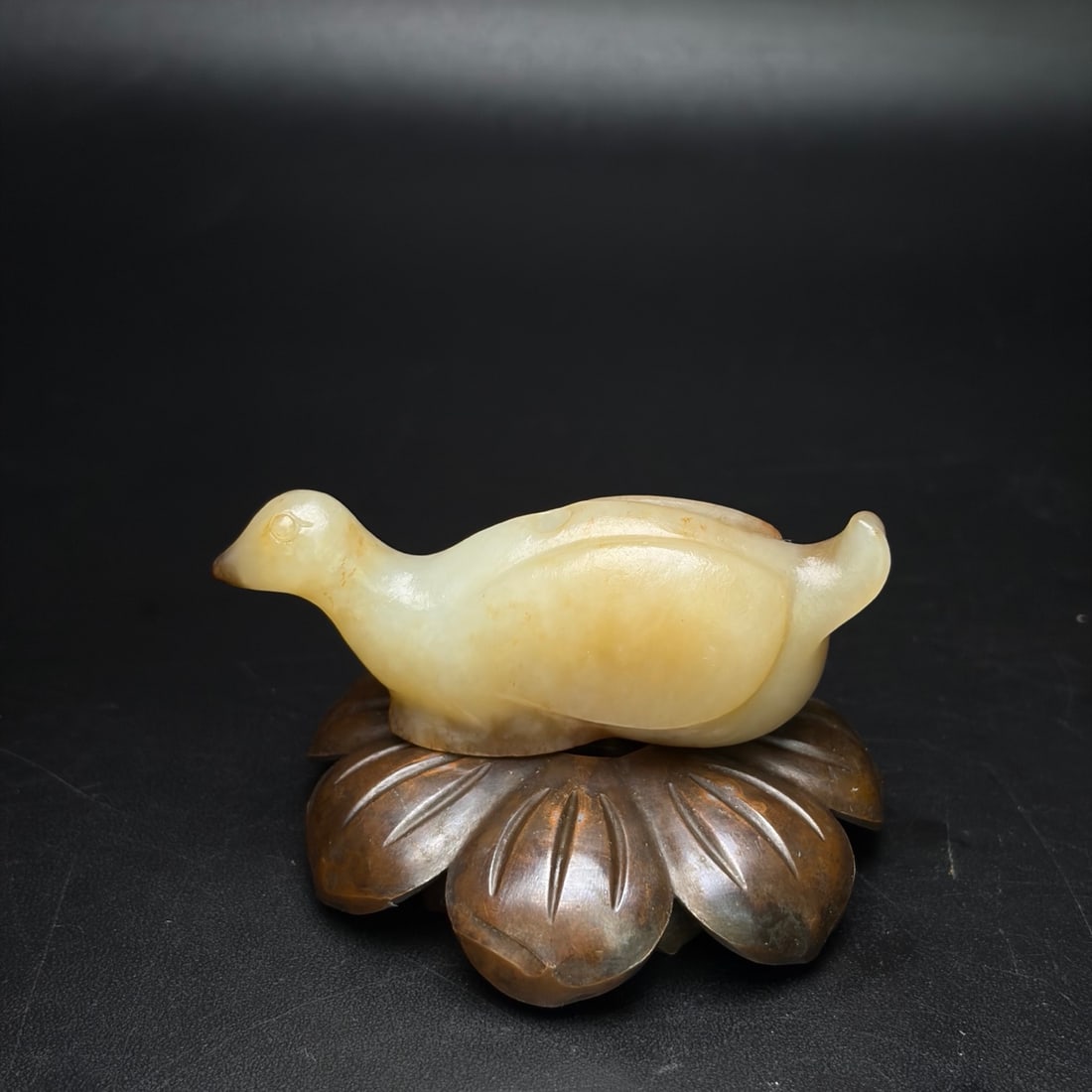 A Exquisite Hemoyu Jade Bi: A Exquisite Hemoyu Jade Bi,Ancient Time, China,Size:4.7in ,Weight:360g 河磨玉璧,远古时期