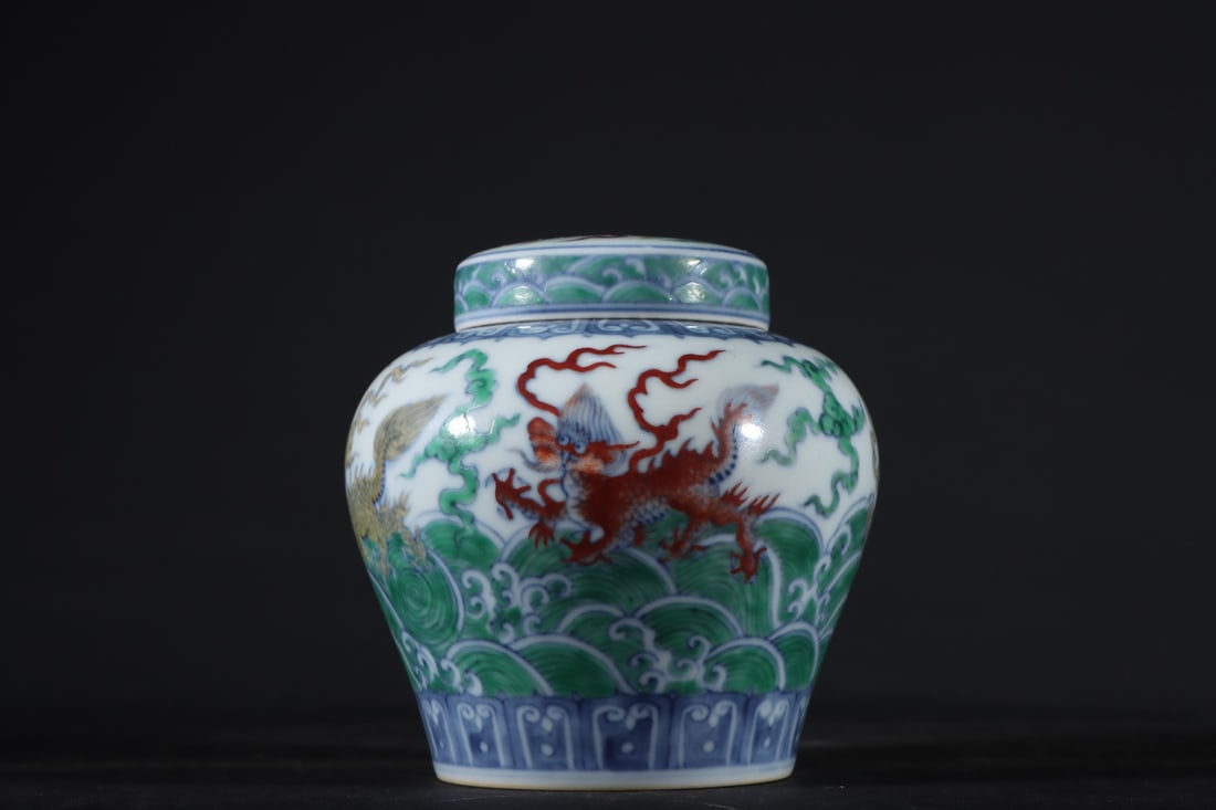 A Exquisite Green Ground Famille-Rose Lotus Bats Pattern Hatstand: An Exquisite Doucai Auspicious Beast Pattern Jar,Ming Dynasty, China,With Mark,Size:4.5inx4.3in 斗彩瑞兽纹罐,中国明代,带款