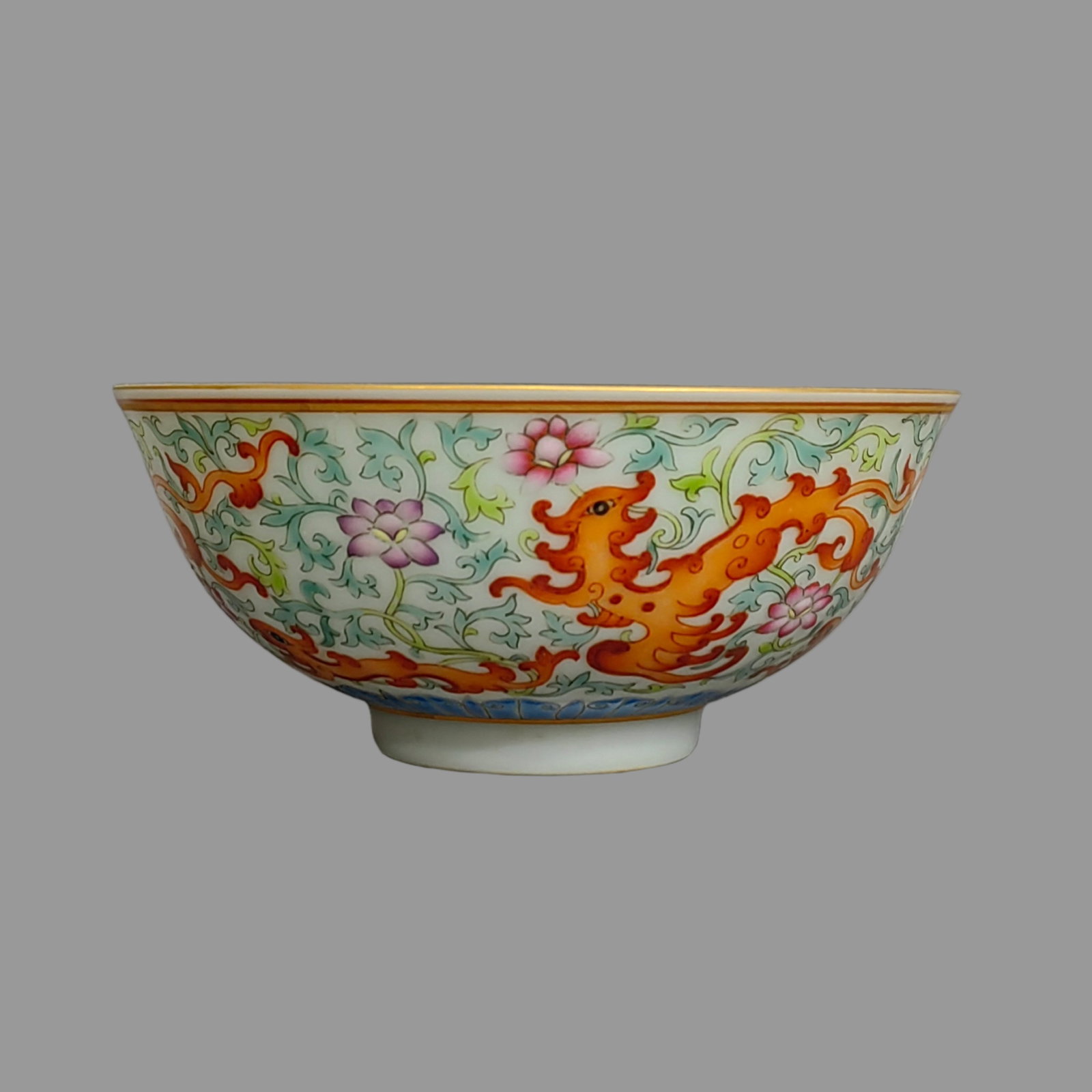 A Exquisite Doucai Auspicious Beast Pattern Jar (1 of 9)