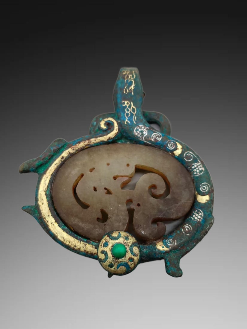 A Exquisite Wucai Flower Pattern Cup (1 of 2)