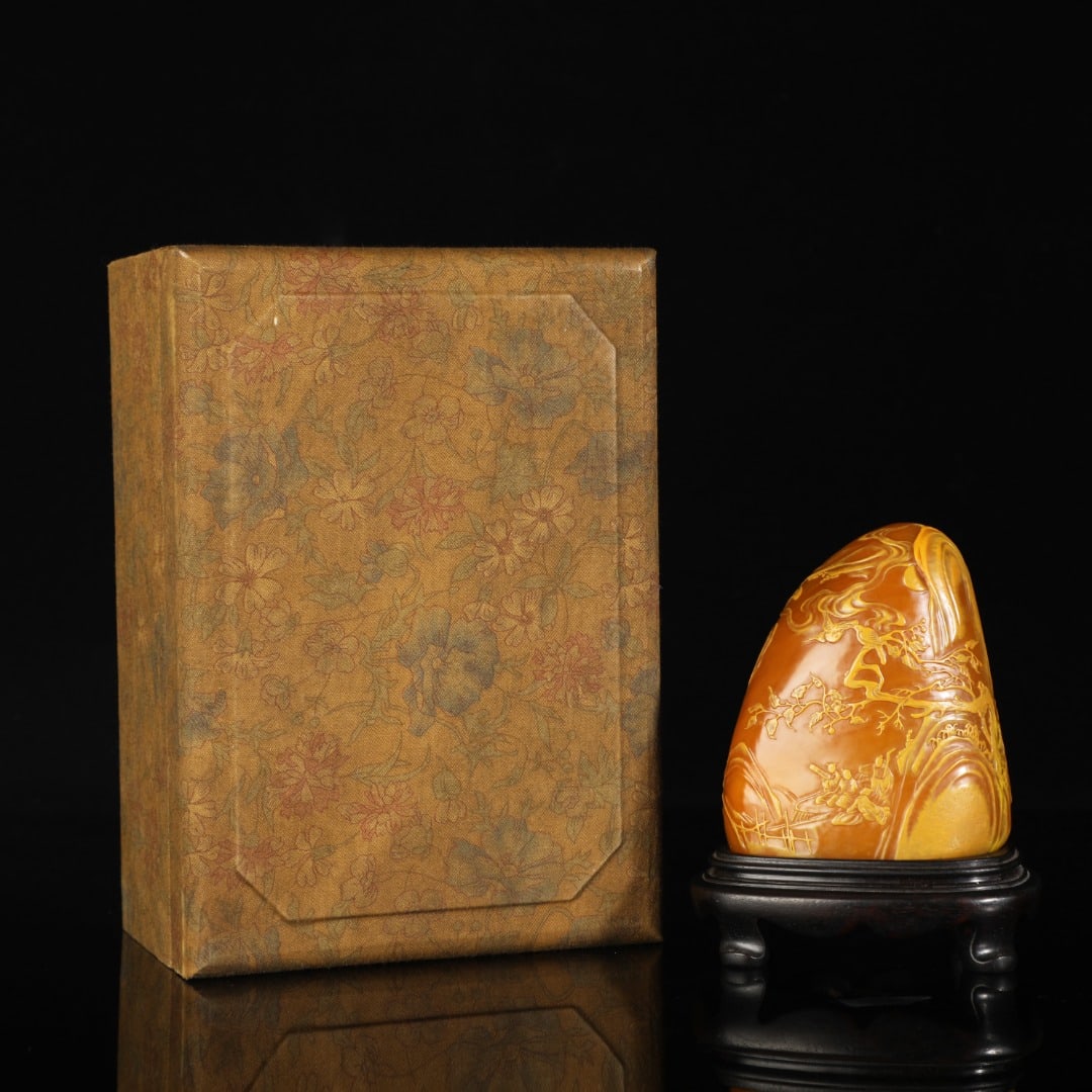 A Exquisite Hotan Jade Cicada Ornament: An Exquisite Shoushan Stone Landscape and Figures Pattern Seal,Modern Period of China,With Mark,Size:4.3inx3.5in ,Weight:814g 寿山石山水人物纹印&#