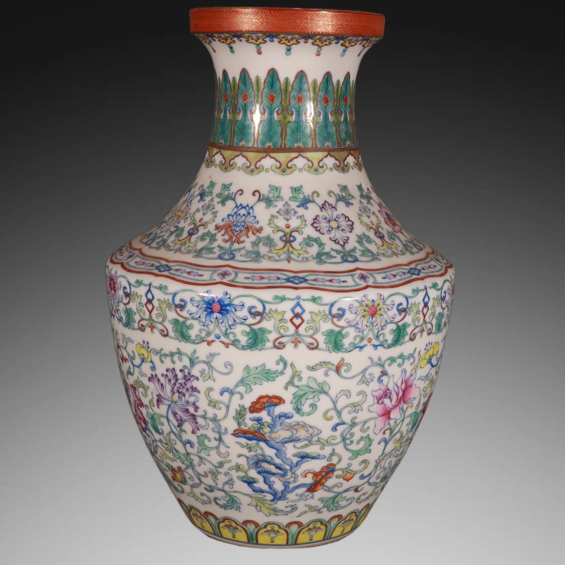 An Exquisite Blue and White Doucai Lotus Pattern Vase - 4