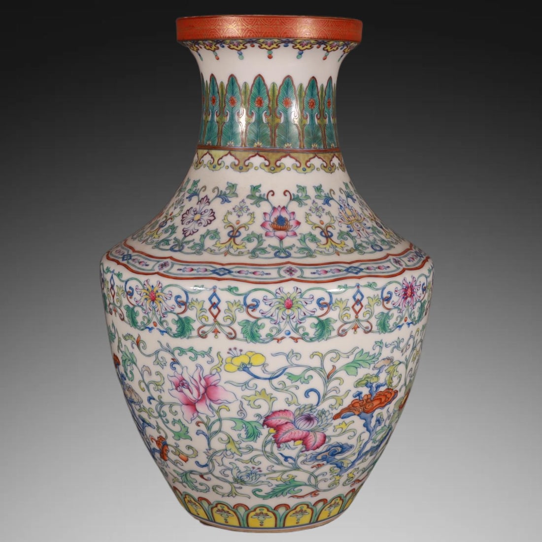 An Exquisite Blue and White Doucai Lotus Pattern Vase - 5