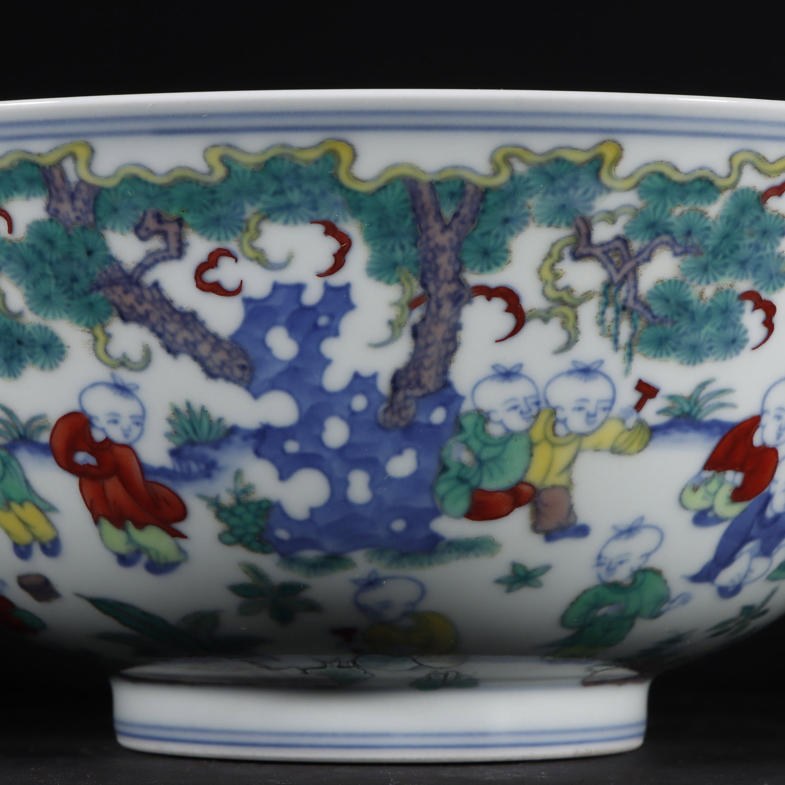 An Exquisite Doucai Figures Pattern - 2