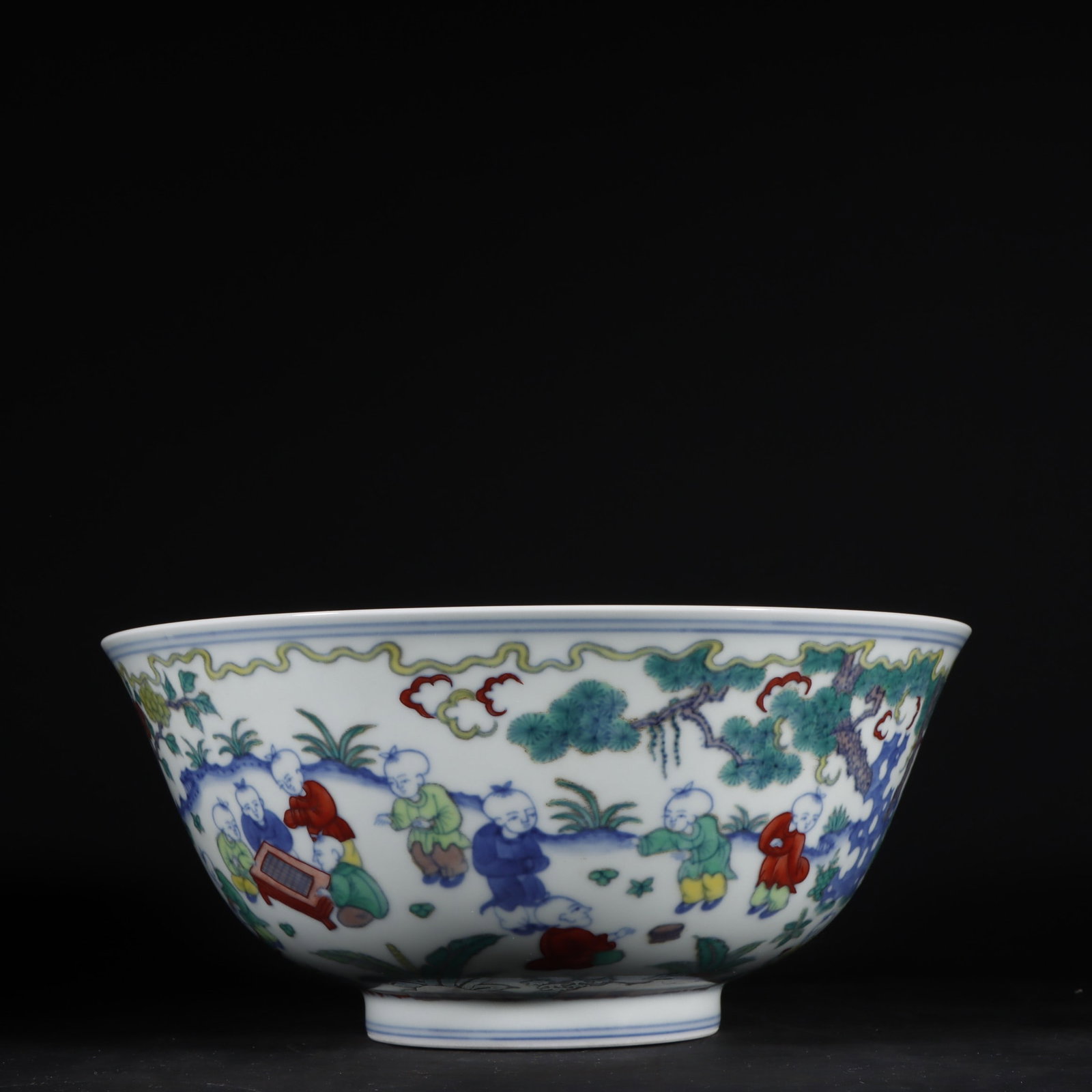 An Exquisite Doucai Figures Pattern - 3