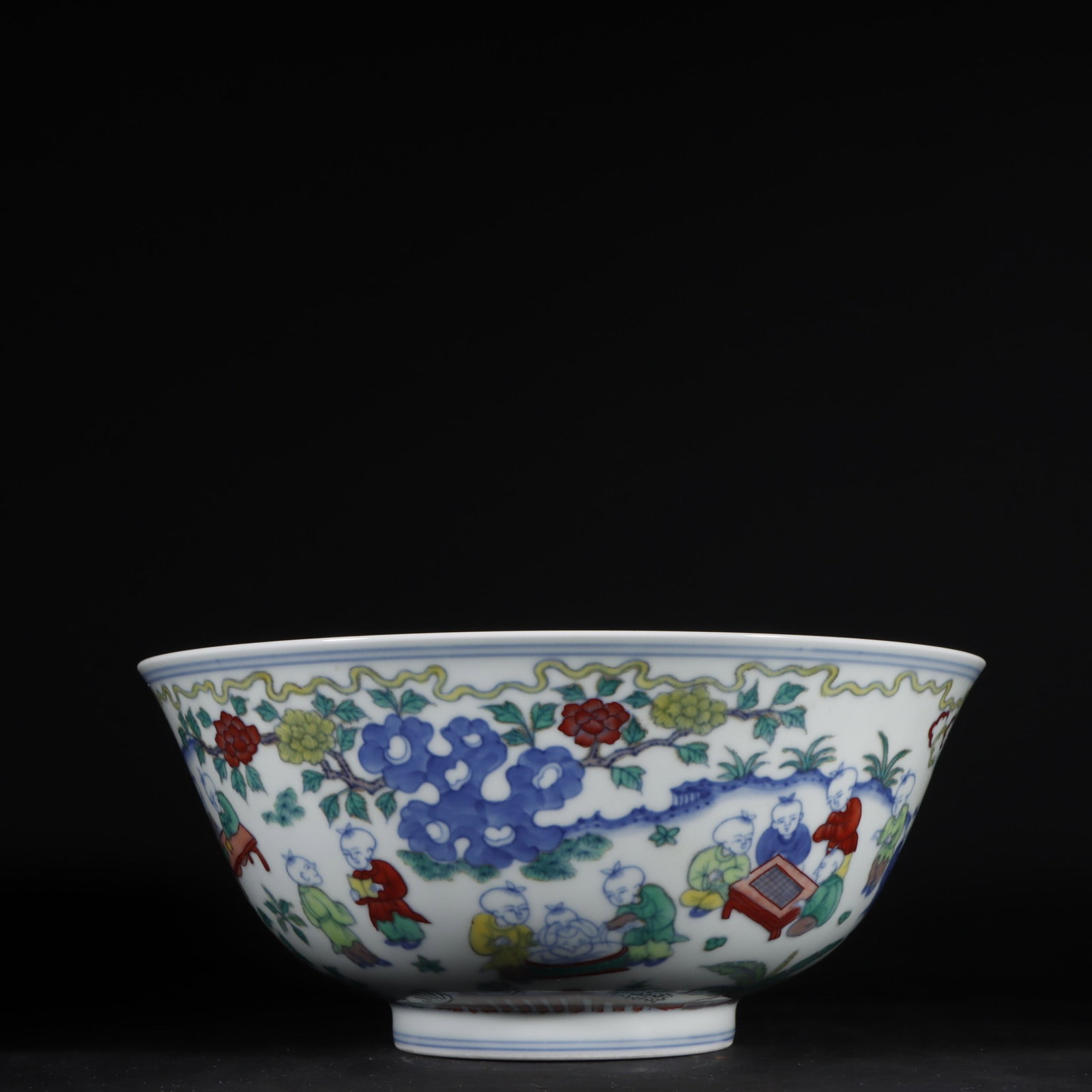 An Exquisite Doucai Figures Pattern - 4
