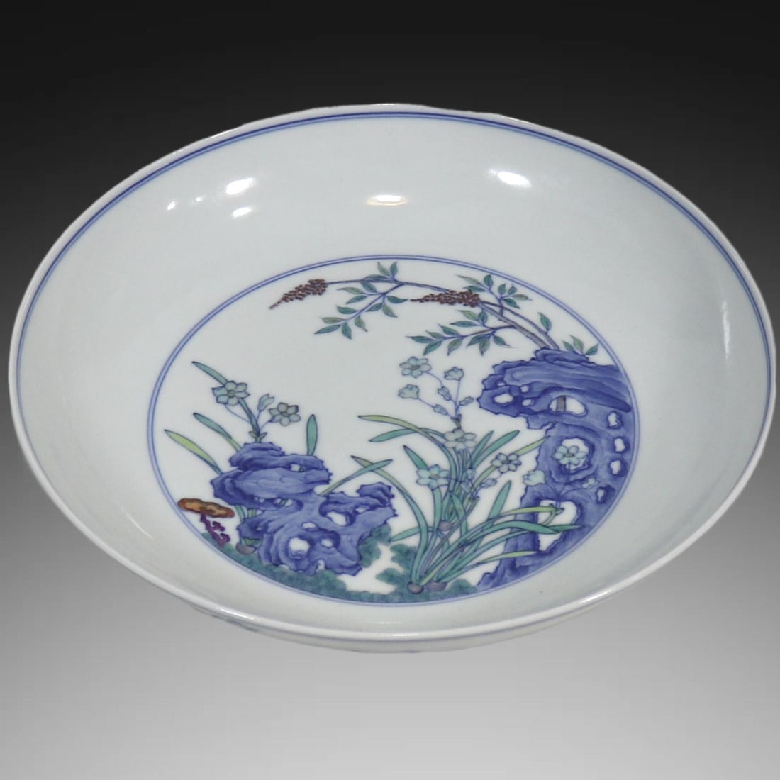 An Exquisite Doucai Flower Pattern Plate - 2