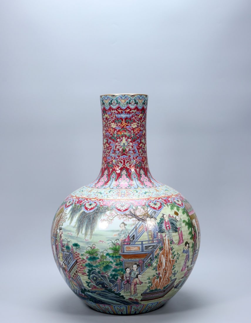 An Exquisite Ruby Red-Glazed Figures Pattern Vase - 2