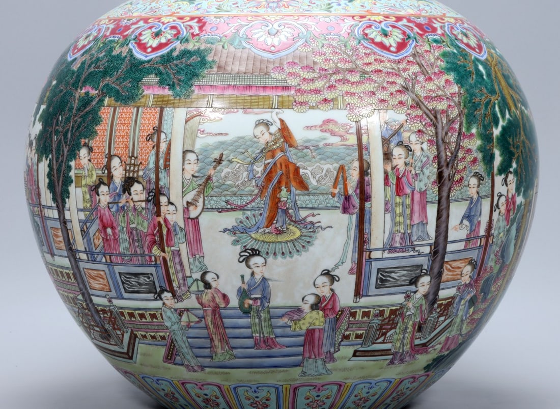An Exquisite Ruby Red-Glazed Figures Pattern Vase - 6