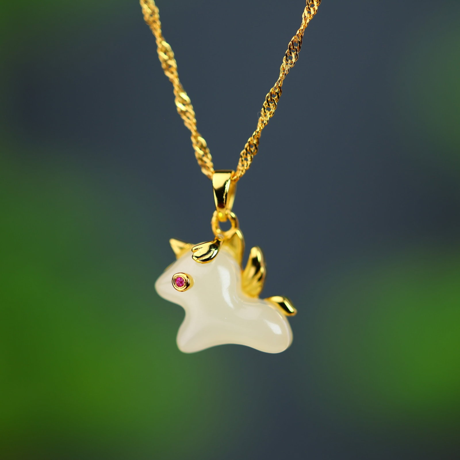 A Exquisite Silver Inlaid Hotan Jade Pendant: A Exquisite Silver Inlaid Hotan Jade Pendant,Size:0.4inx0.5in 银镶嵌和田玉独角兽吊坠