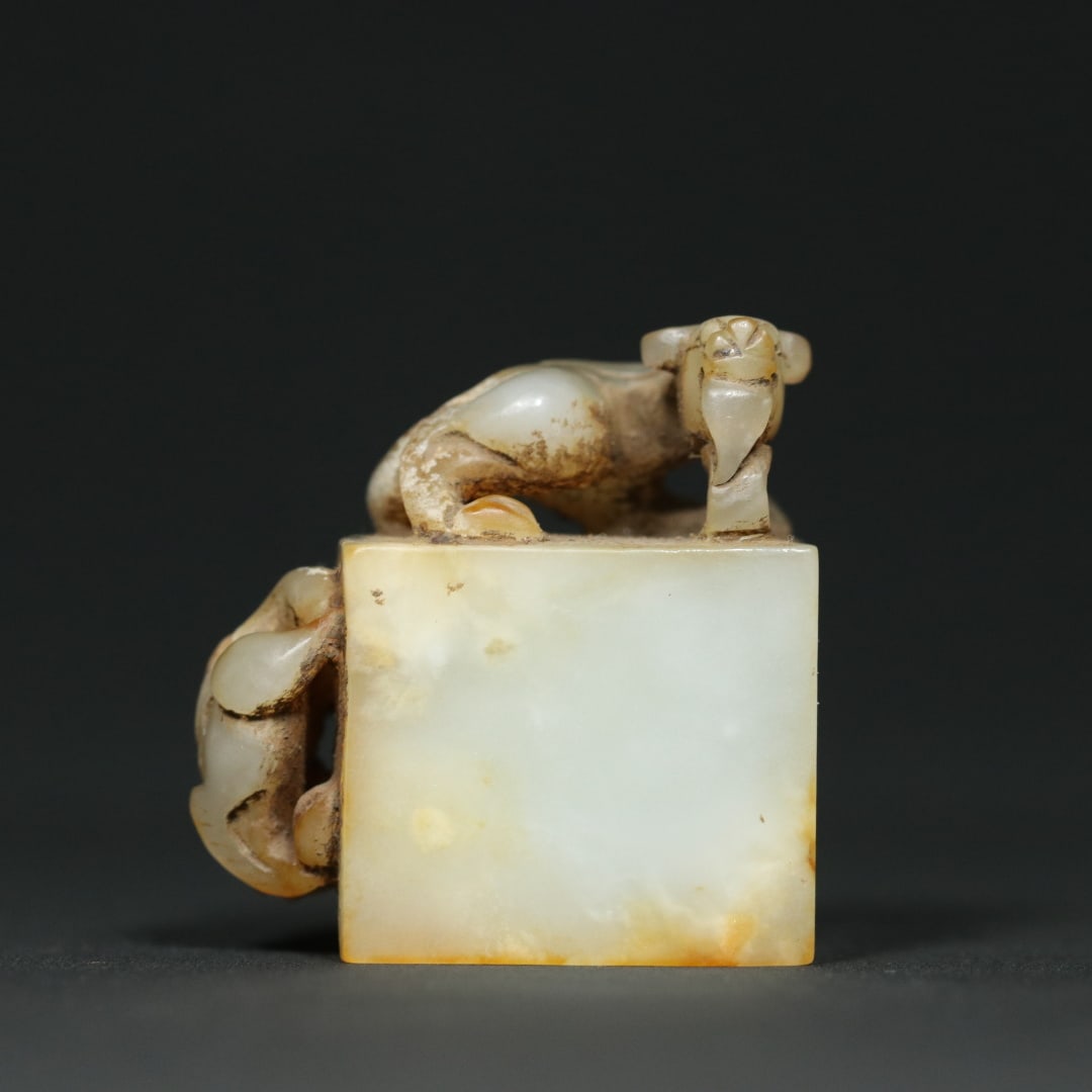 An Exquisite White Jade Chi-Dragon Pattern Seal: An Exquisite White Jade Chi-Dragon Pattern Seal,Han Dynasty,China, Size:1.8inx1.7inx1in,Weight:88.6g白玉螭龙纹印章,中国汉代, Size:4.5c