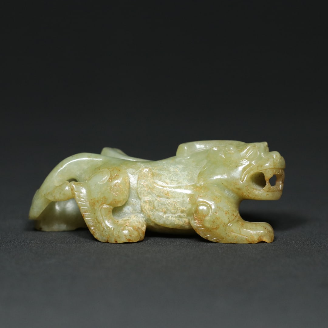 An Exquisite White Jade Auspicious Beast Ornament: An Exquisite White Jade Auspicious Beast Ornament,Han Dynasty,China, Size:3.1inx1.4inx1.1in,Weight:90g白玉瑞兽摆件,中国汉代, Size:7.8cmx3.5c