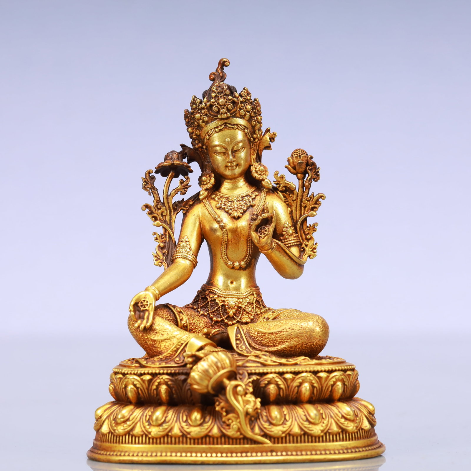 An Exquisite Gilt Bronze Statue of Tara: An Exquisite Gilt Bronze Statue of Tara Ming Dynasty, China Size:3inx2.2inx4.1in Weight:593g铜鎏金度母佛像 中国明代