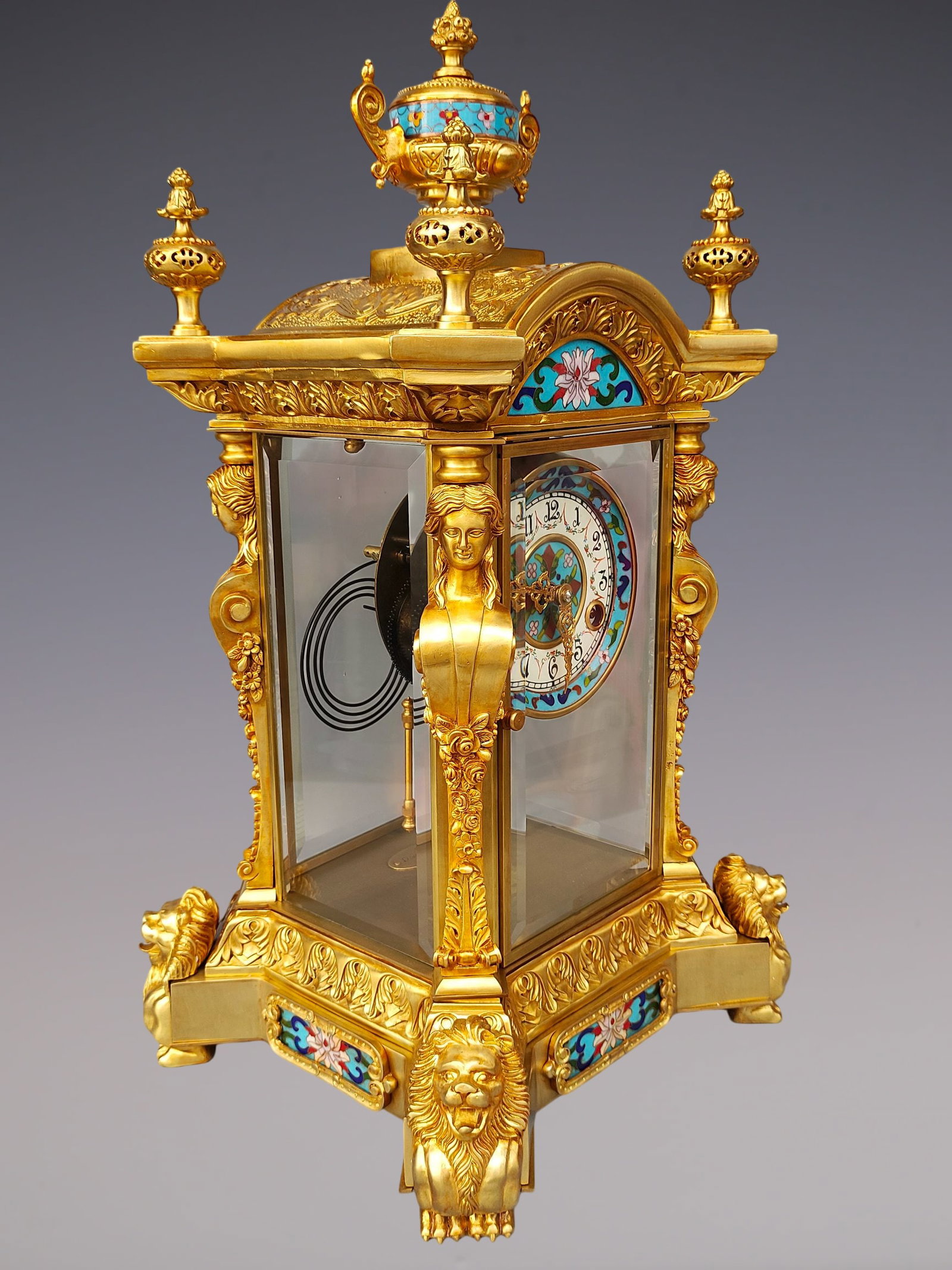 An Exquisite Gilt Bronze Flower Pattern Clock - 2