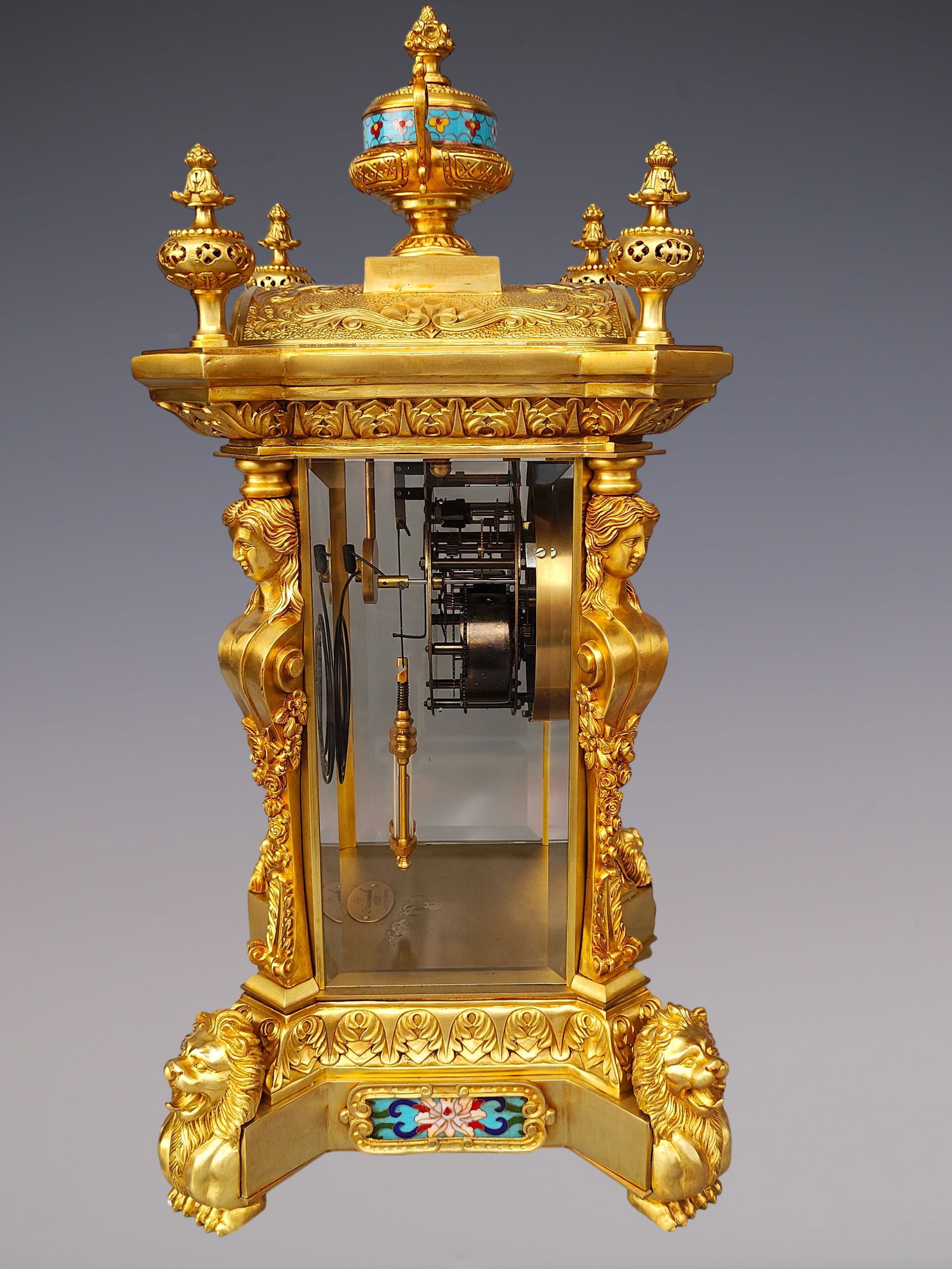 An Exquisite Gilt Bronze Flower Pattern Clock - 3