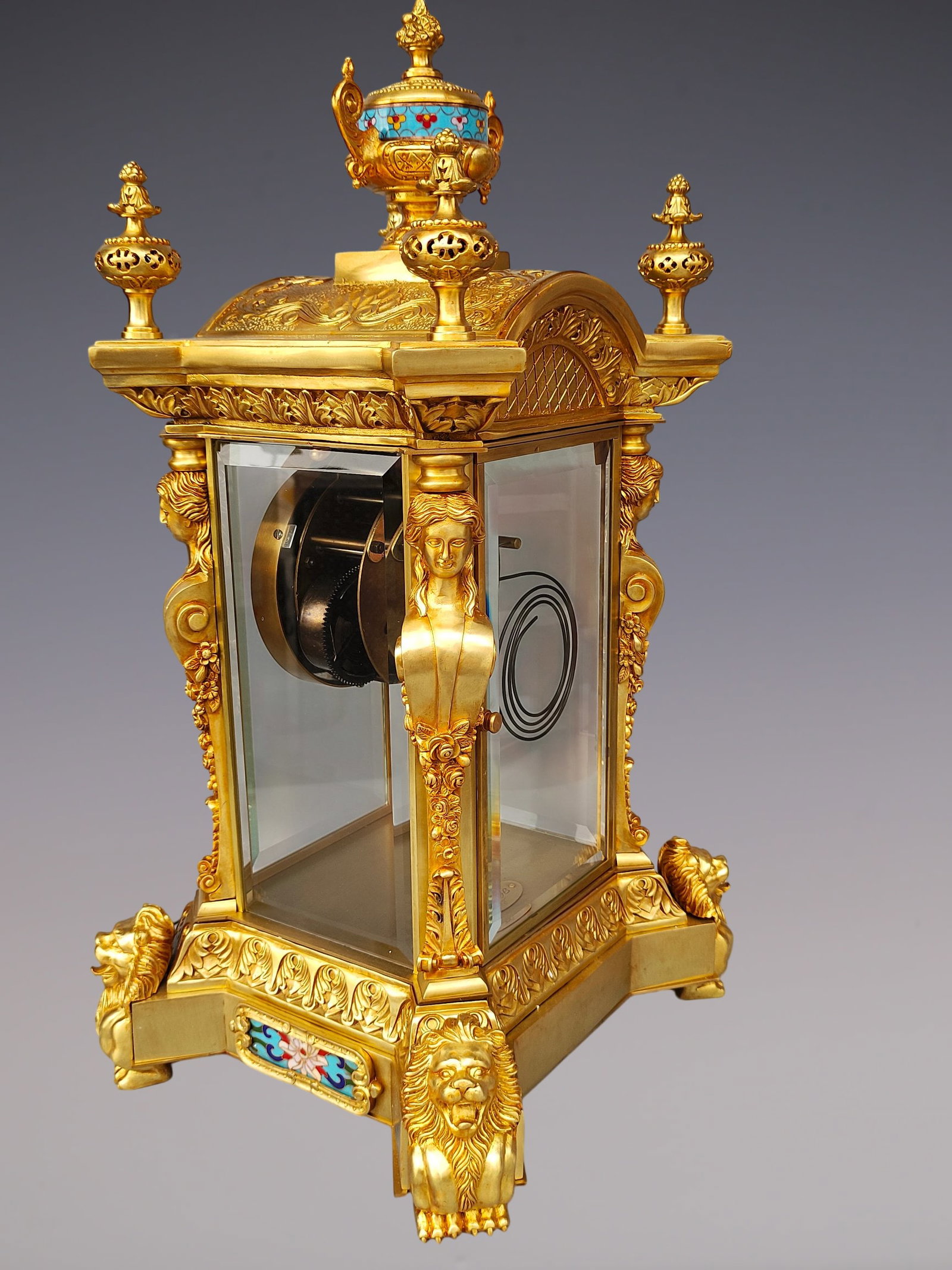 An Exquisite Gilt Bronze Flower Pattern Clock - 5