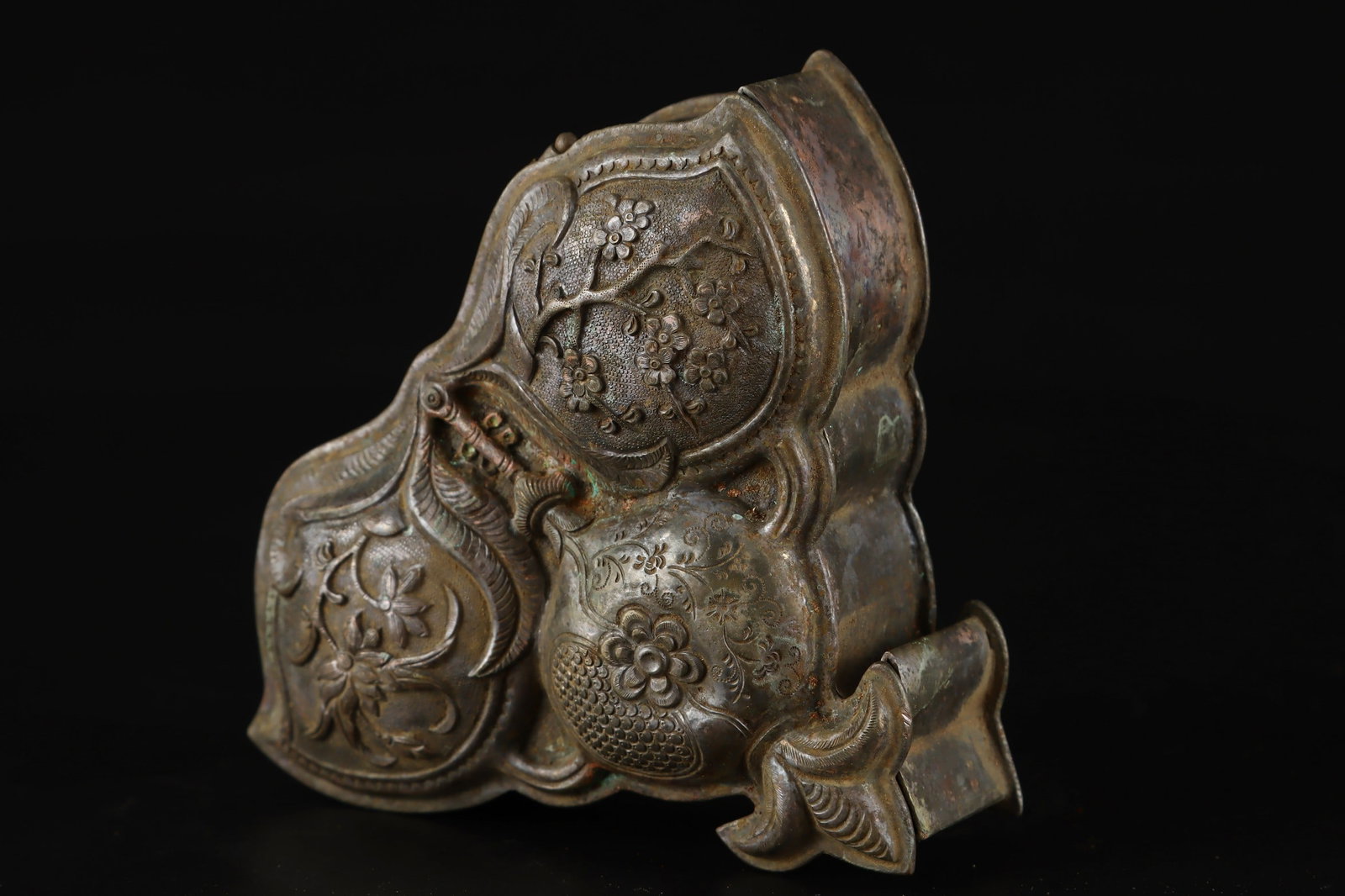 An Exquisite Silver Flower Pattern Cover Box - 7