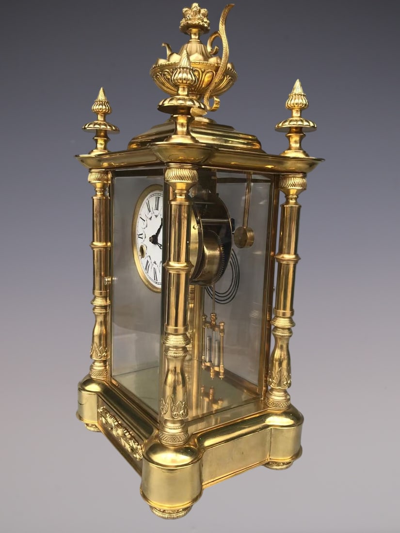 An Exquisite Gilt Bronze Clock - 3
