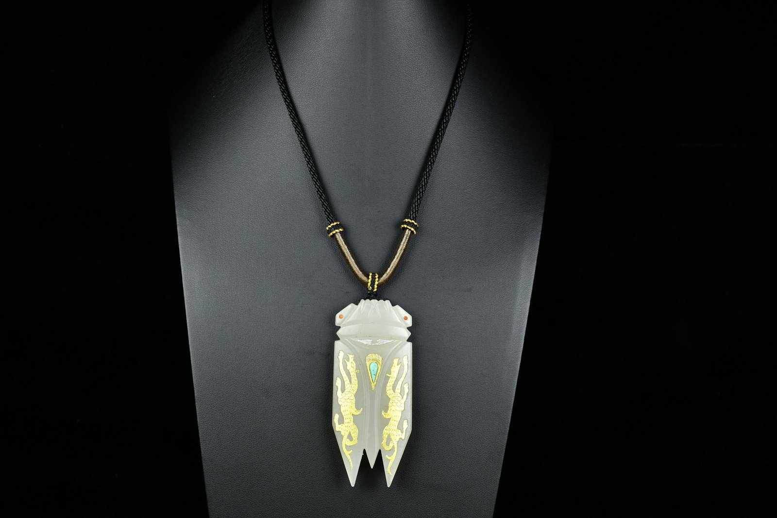 An Archaic White Jade Cover with Gold Dragon Pattern Cicada Pendant,Inlaid Turquoise: An Archaic White Jade Cover with Gold Dragon Pattern Cicada Pendant,Inlaid Turquoise,Qing Dynasty, China, Size:2.8inx1.2in,Weight:28g白玉包金龙纹蝉挂
