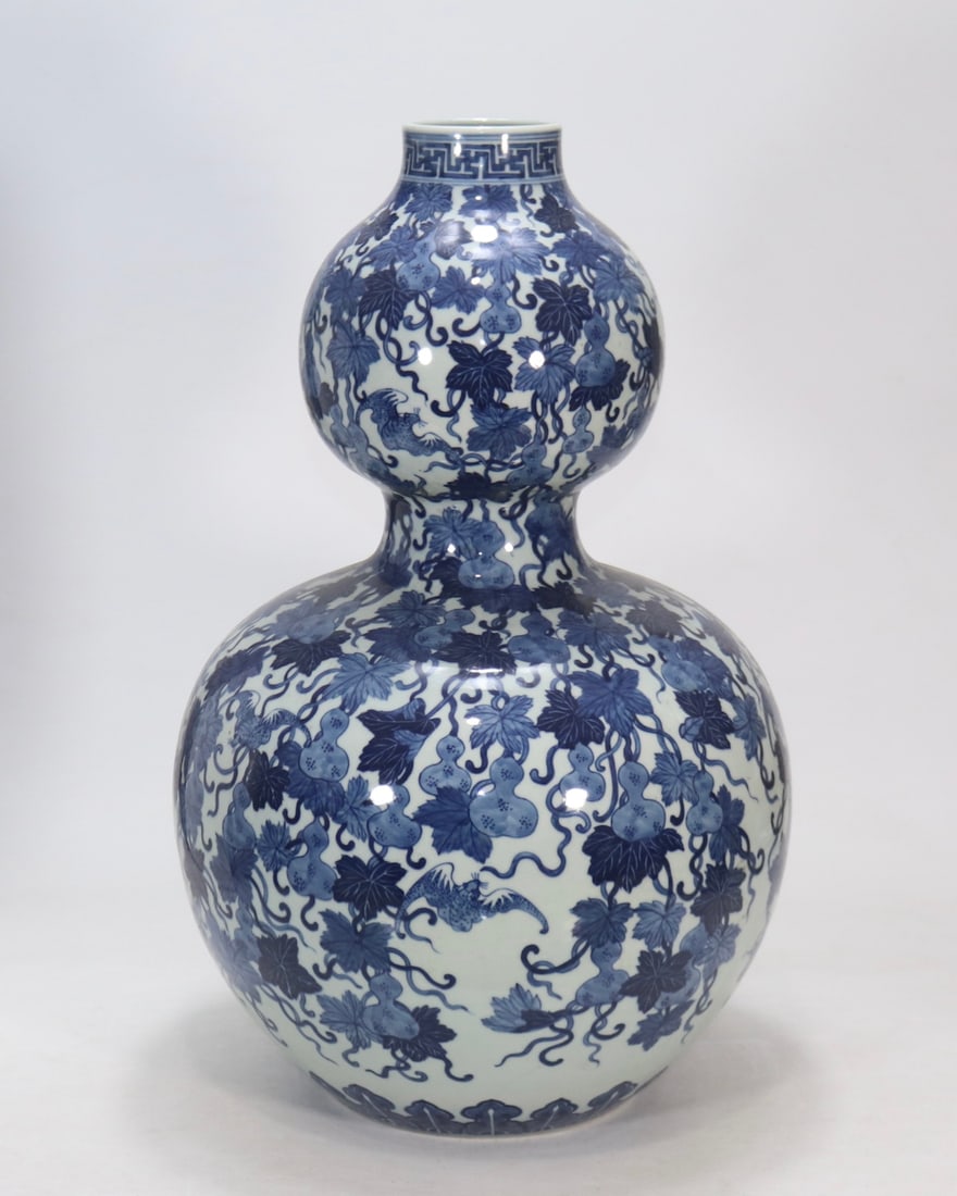 A Huge Blue and White Bats and Gourd Pattern Gourd-Shaped Vase (1 of 8)