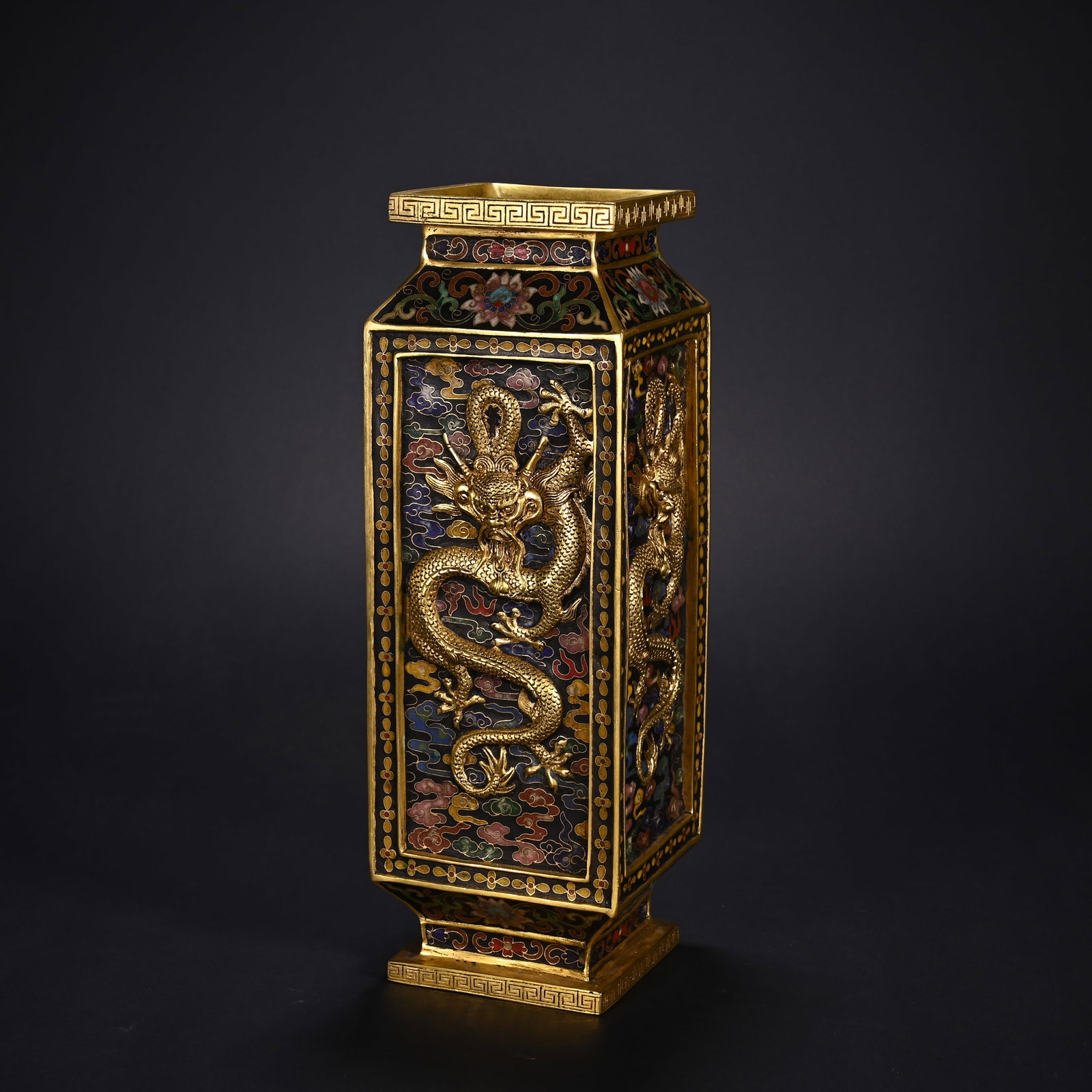 An Exquisite Cloisonne Auspicious Cloud and Dragon Pattern Vase: An Exquisite Cloisonne Auspicious Cloud and Dragon Pattern Vase,Qing Dynasty, China,Qianlong Four-character Mark,