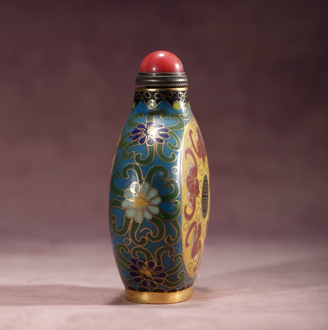 An Exquisite Cloisonne Bats Pattern Snuff Bottle - 4