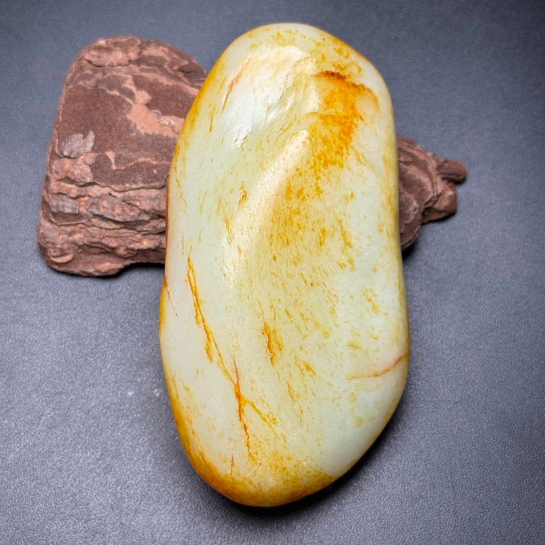 An Exquisite White Jade Hand Piece